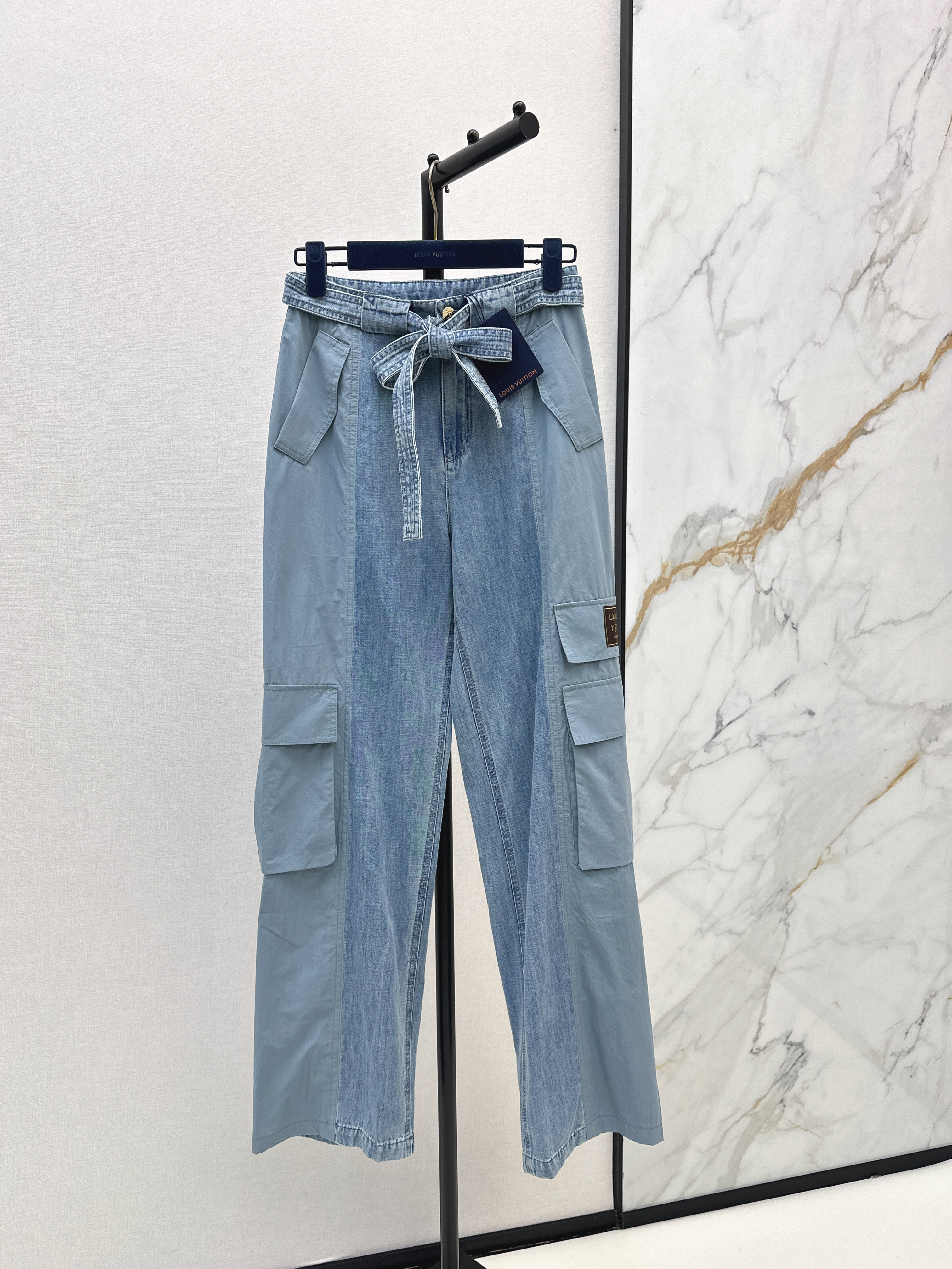 Louis New jeans