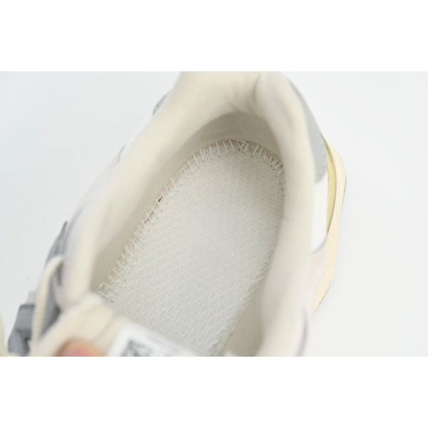 New Balance 9060 Pale U9060ECA
