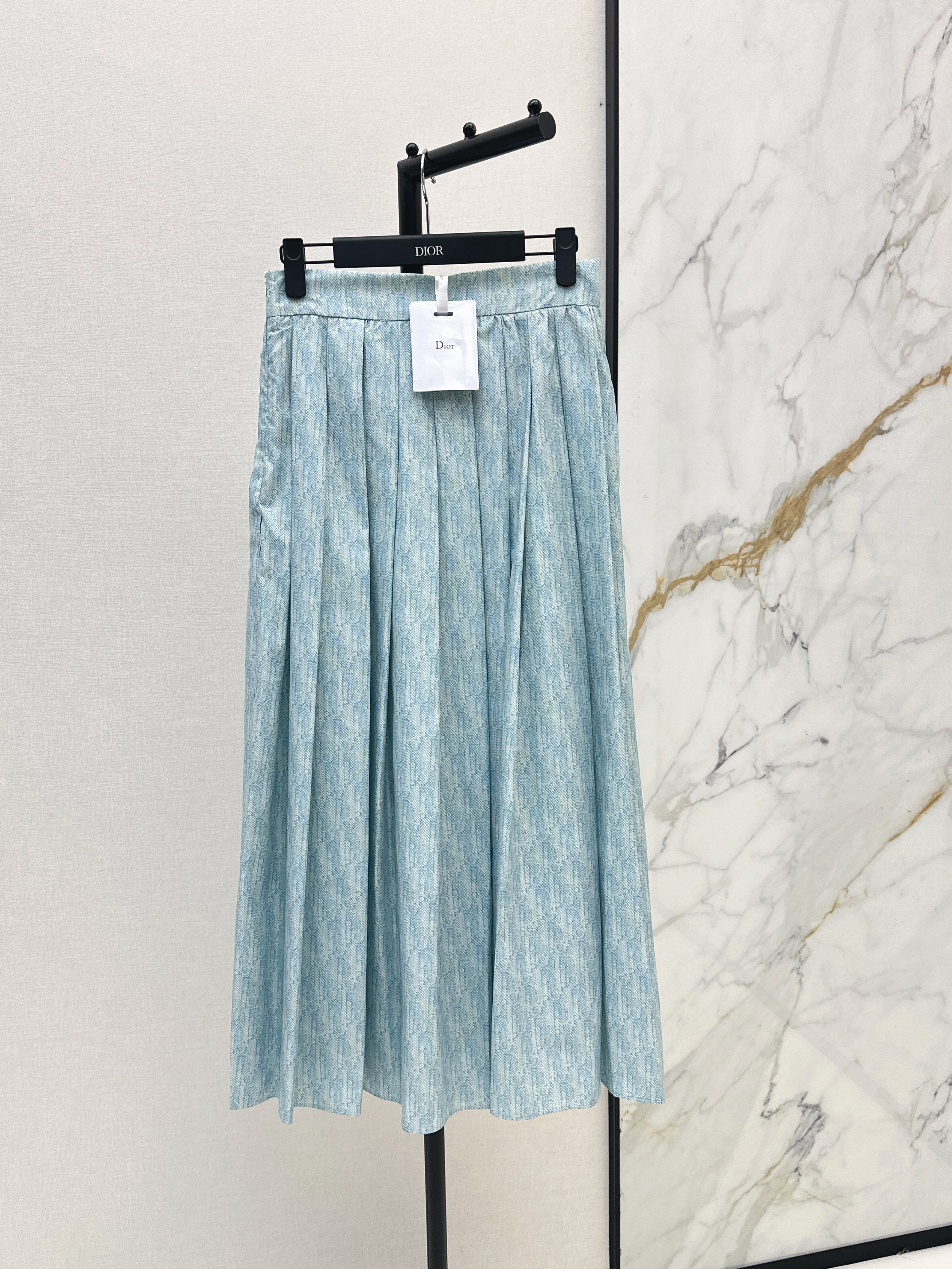CD New pleated skirt