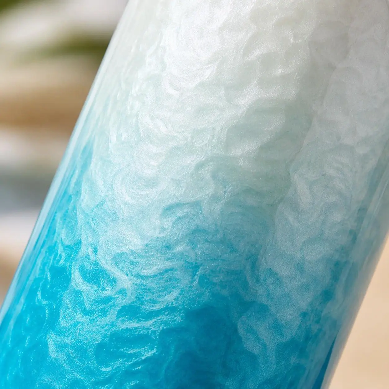 FreeSip Sway Insulated Water Bottle with Straw – Ocean Blue Gradient