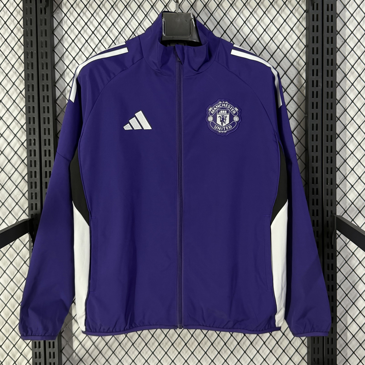 Manchester United Training Windbreaker 2025