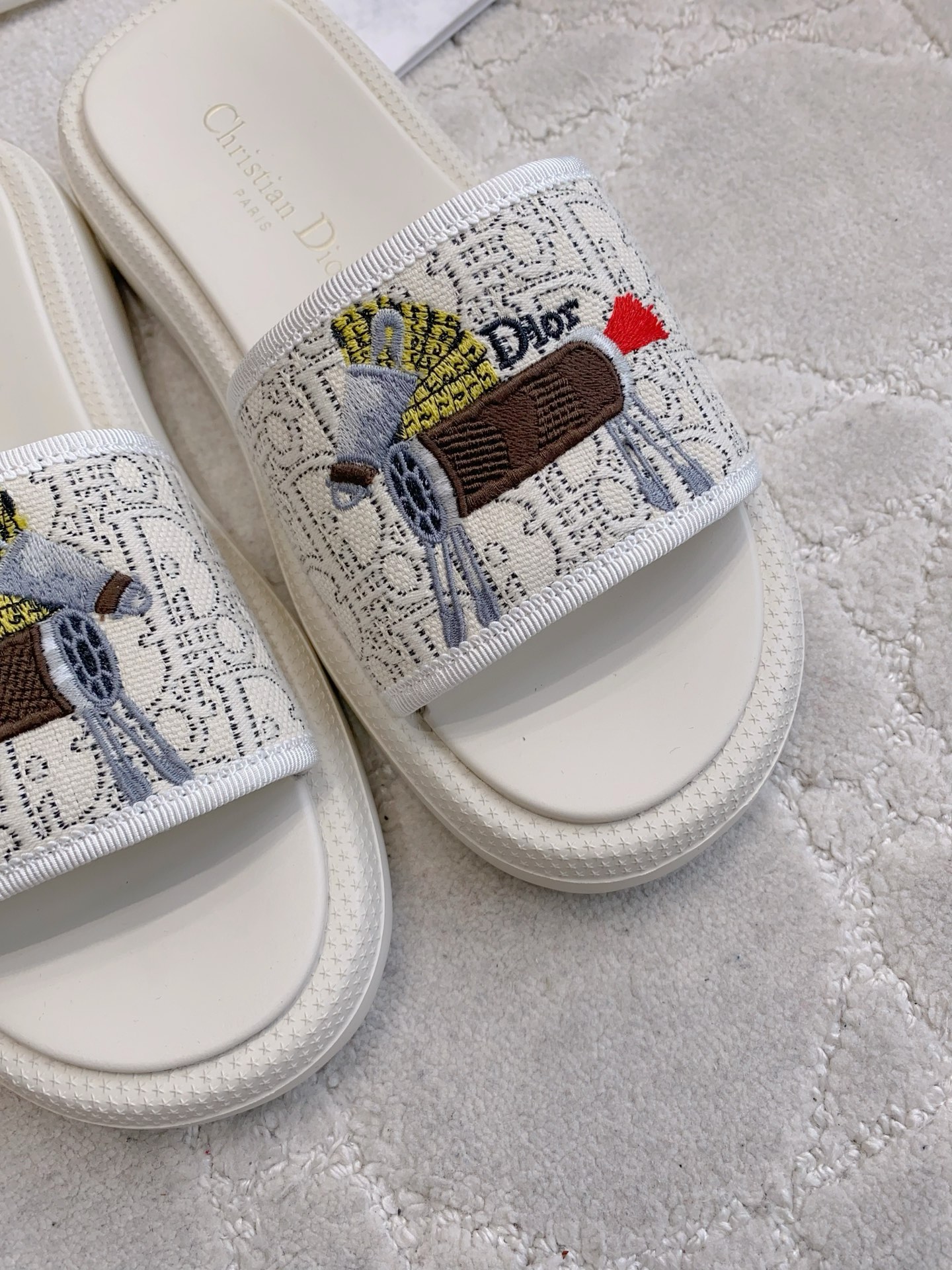 CD New Platform slippers
