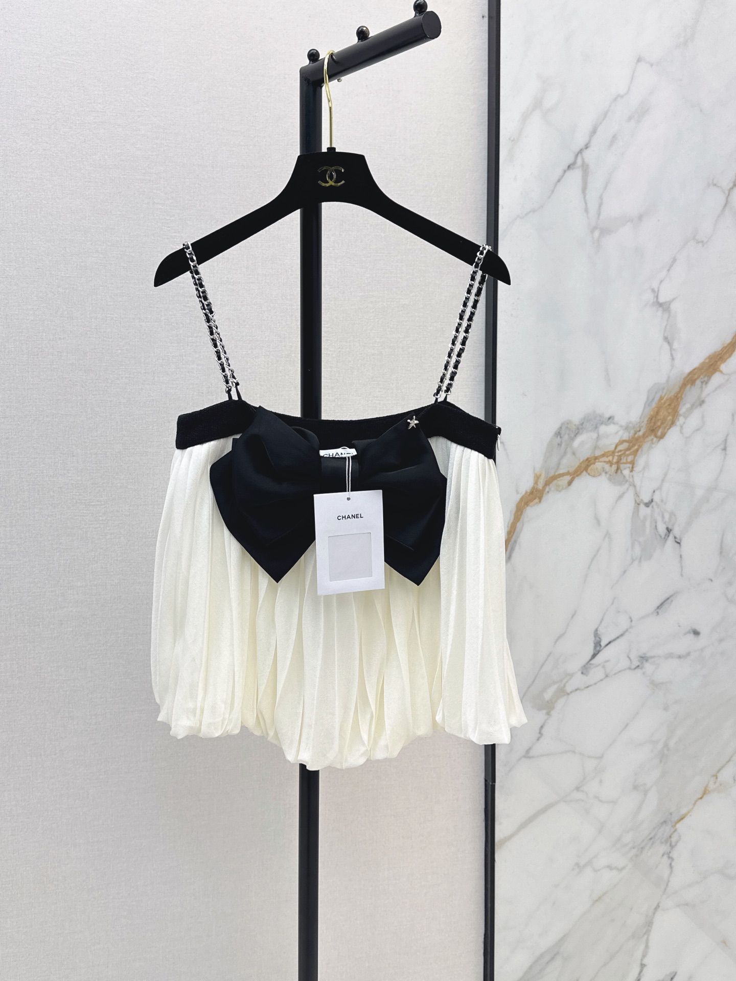 Chan New Color-Block Bow Chain Strapless Top