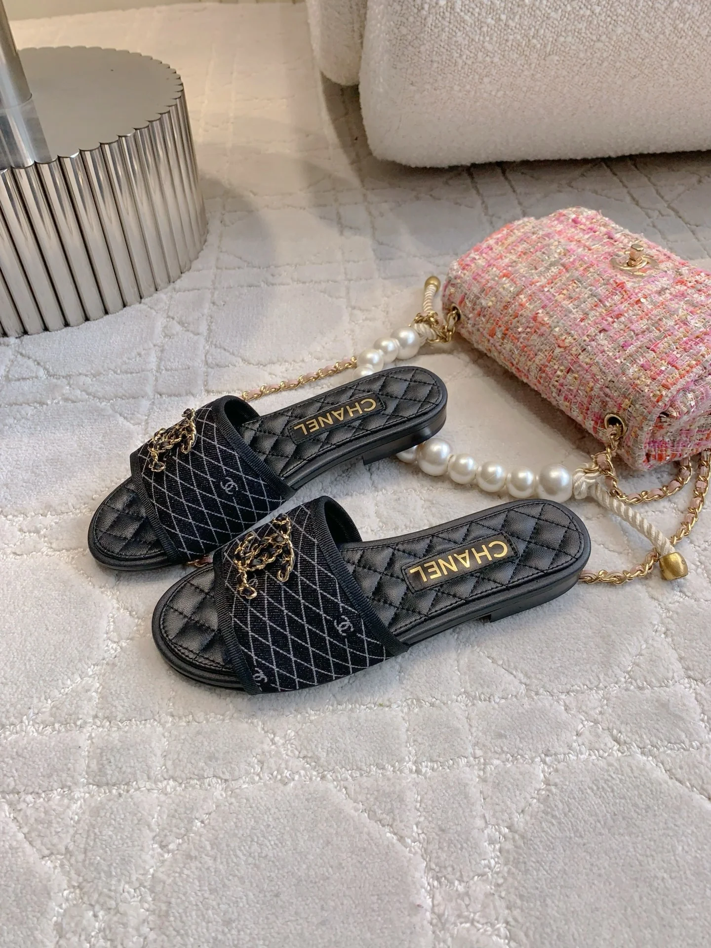 Chan New Flat slippers