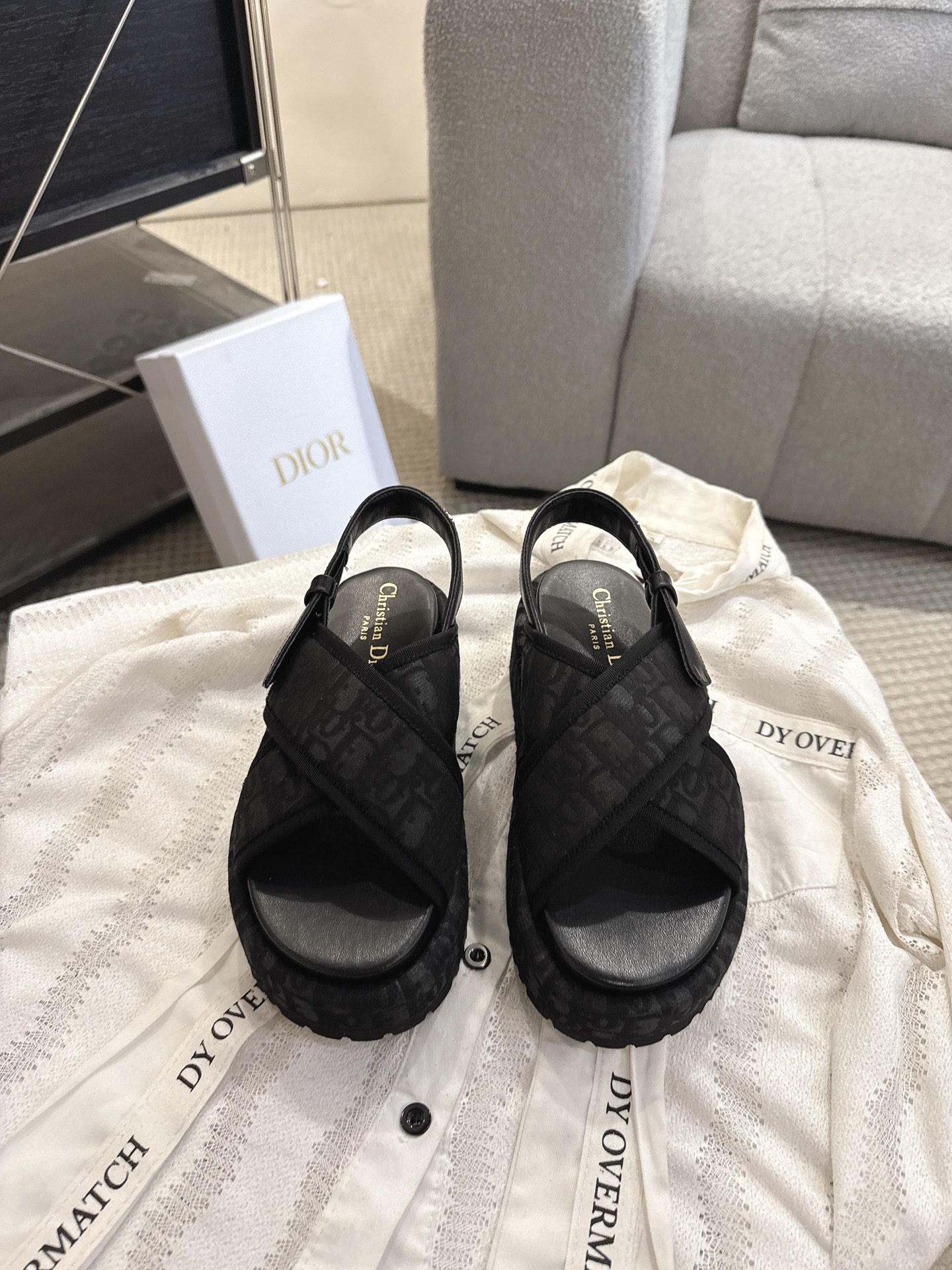 CD New sandals