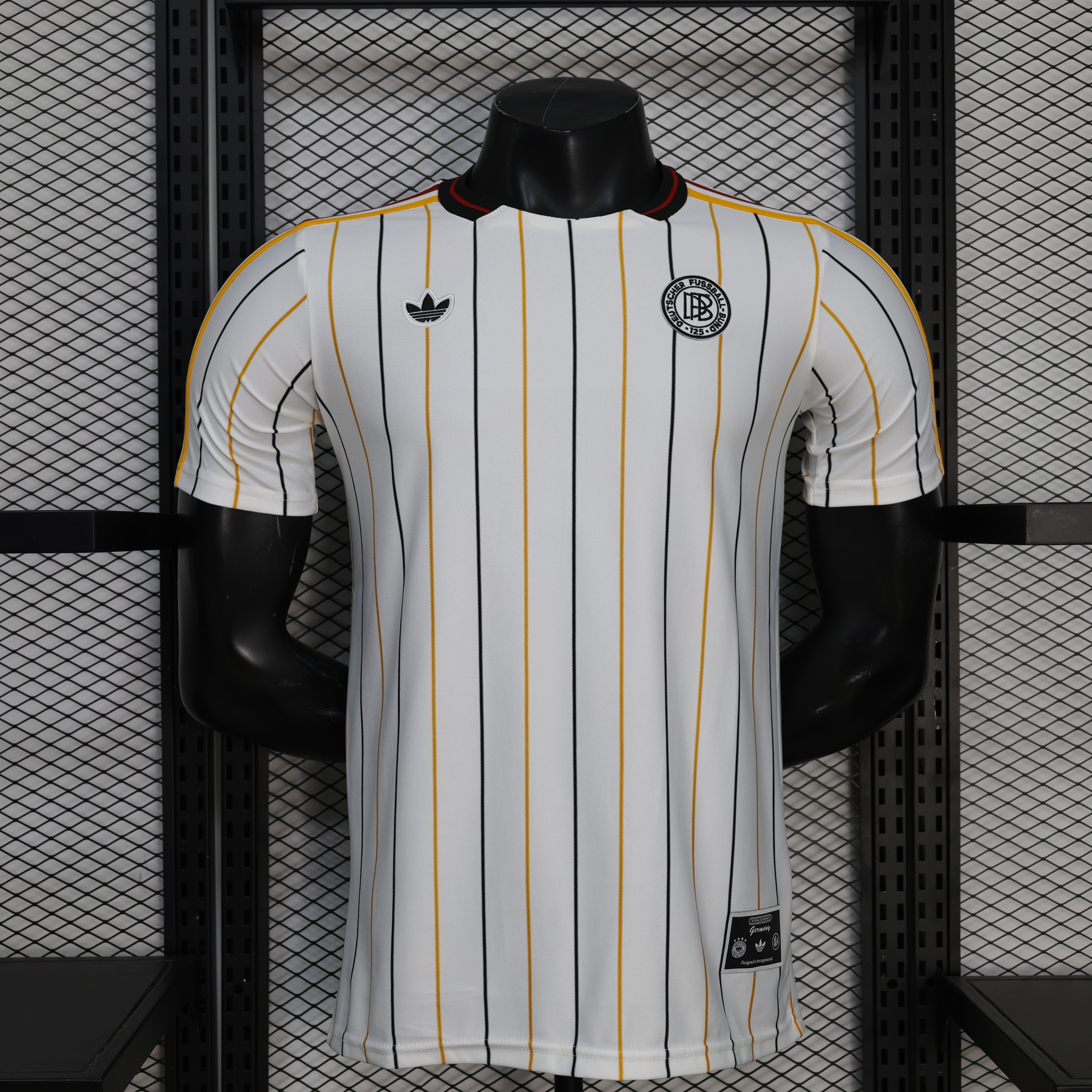 2026 Newcastle Retro Player Edition Casual Edition