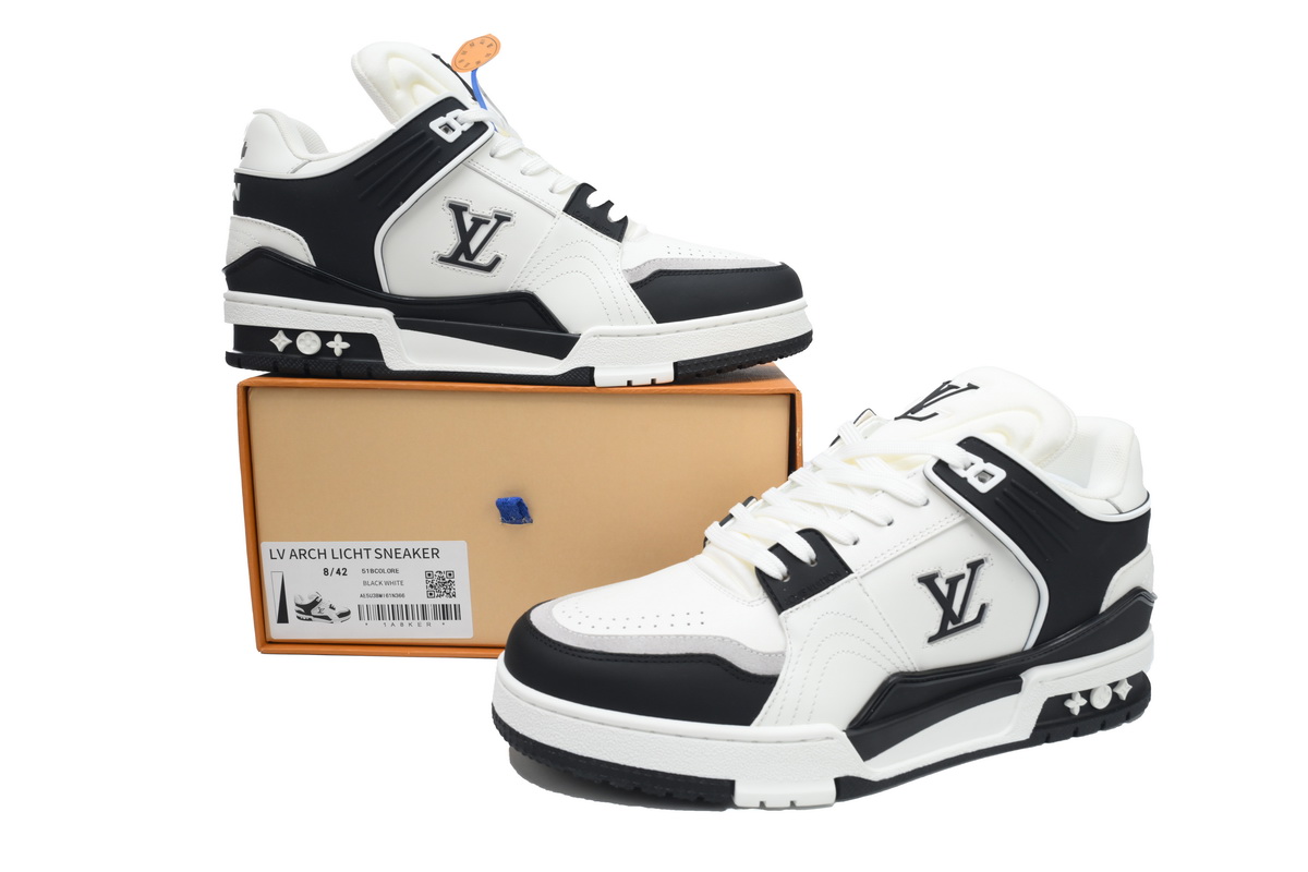 Pkkicks God Batch LOUIS VUITTON Trainer Black and White