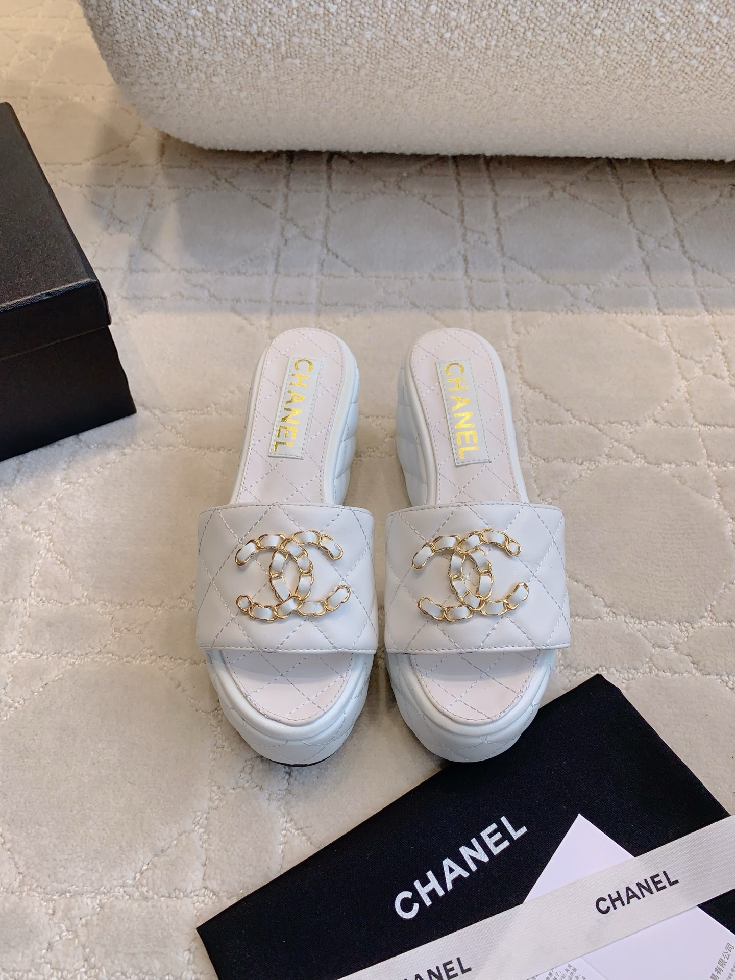 Chan New Thick-soled platform slippers