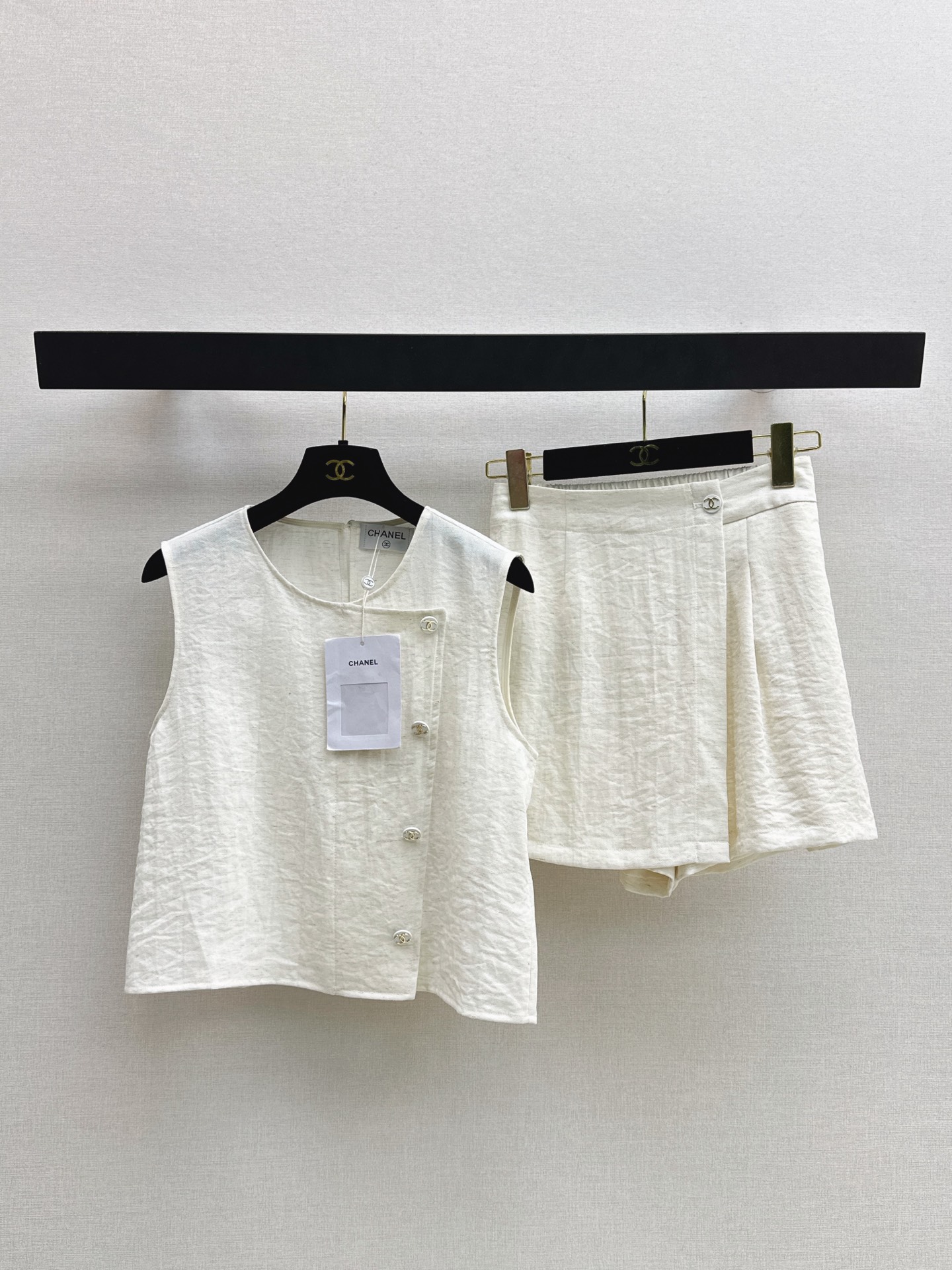 Chan New Sleeveless Vest Set