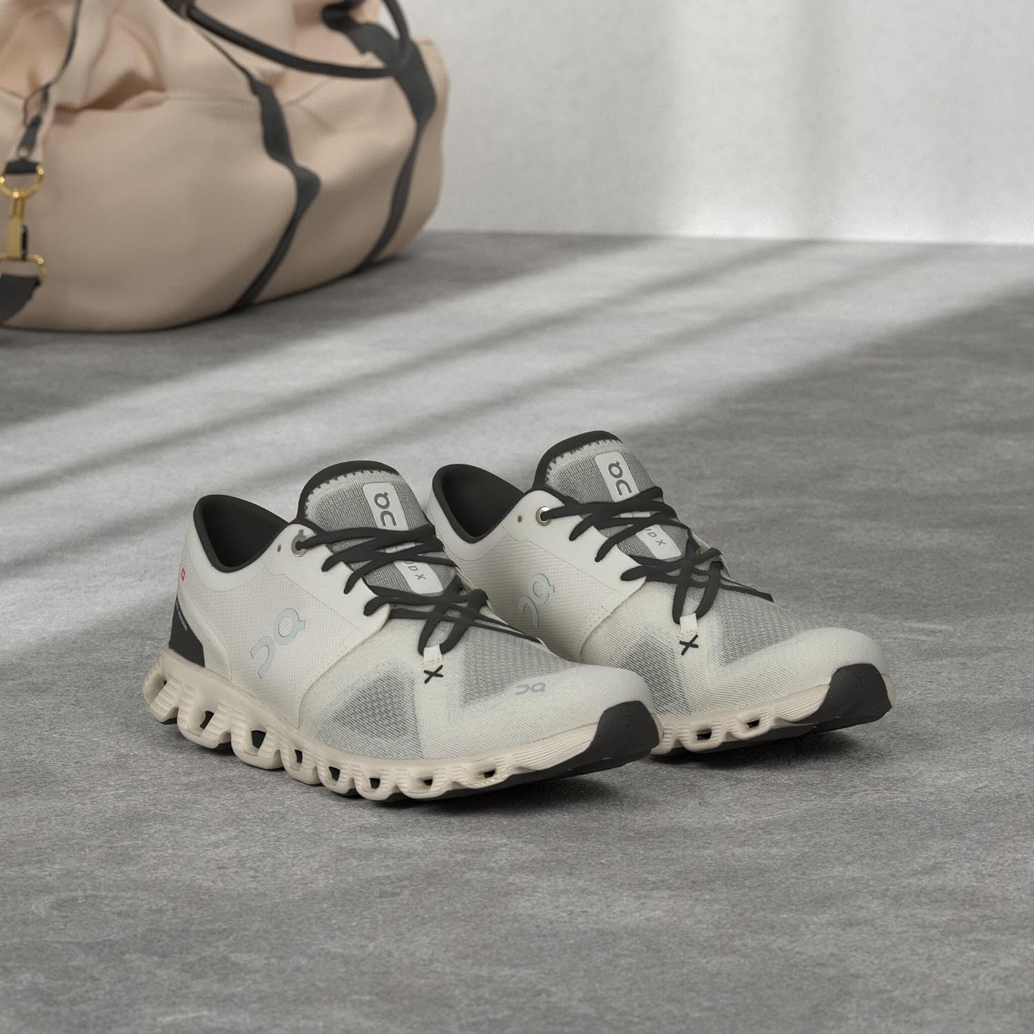 On 60.98706 Men's Running Shoes