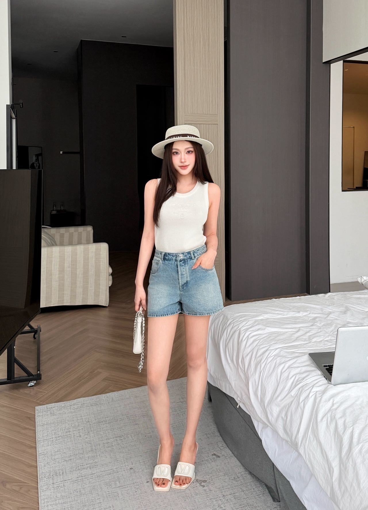 Chan New denim shorts