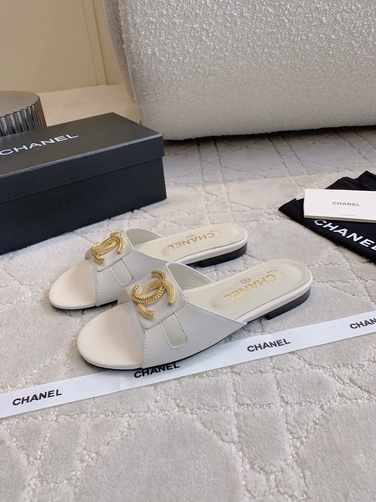 Chan New Flat slippers