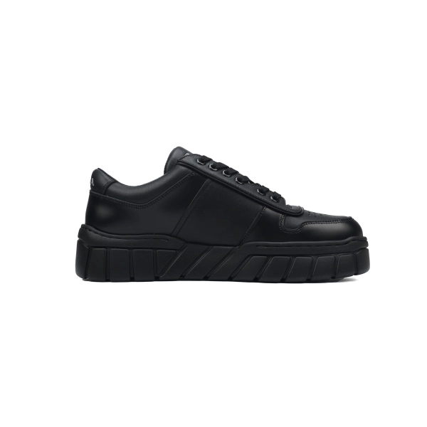 Prada Low-Top Sneakers Serrated Black