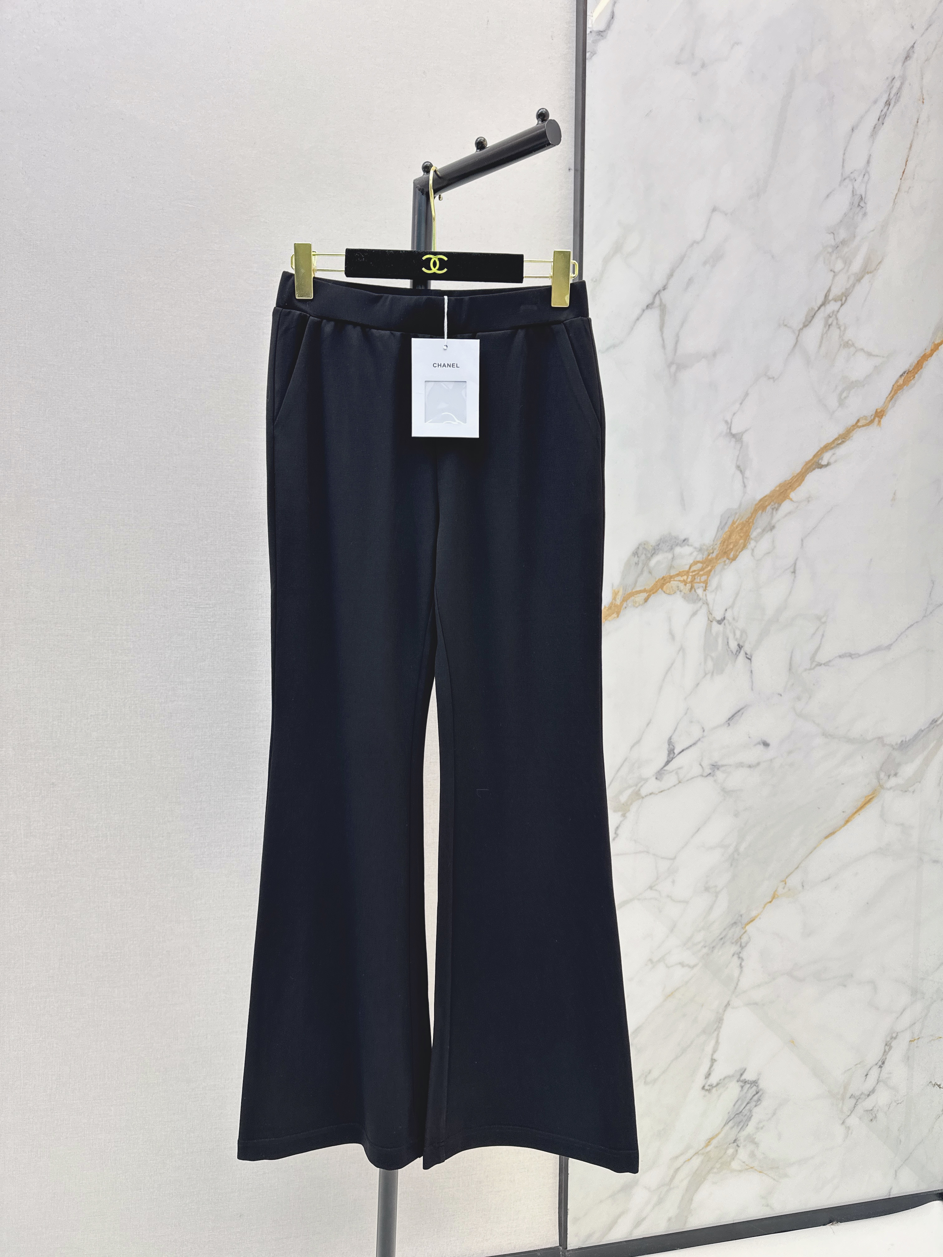 Chan New flared pants