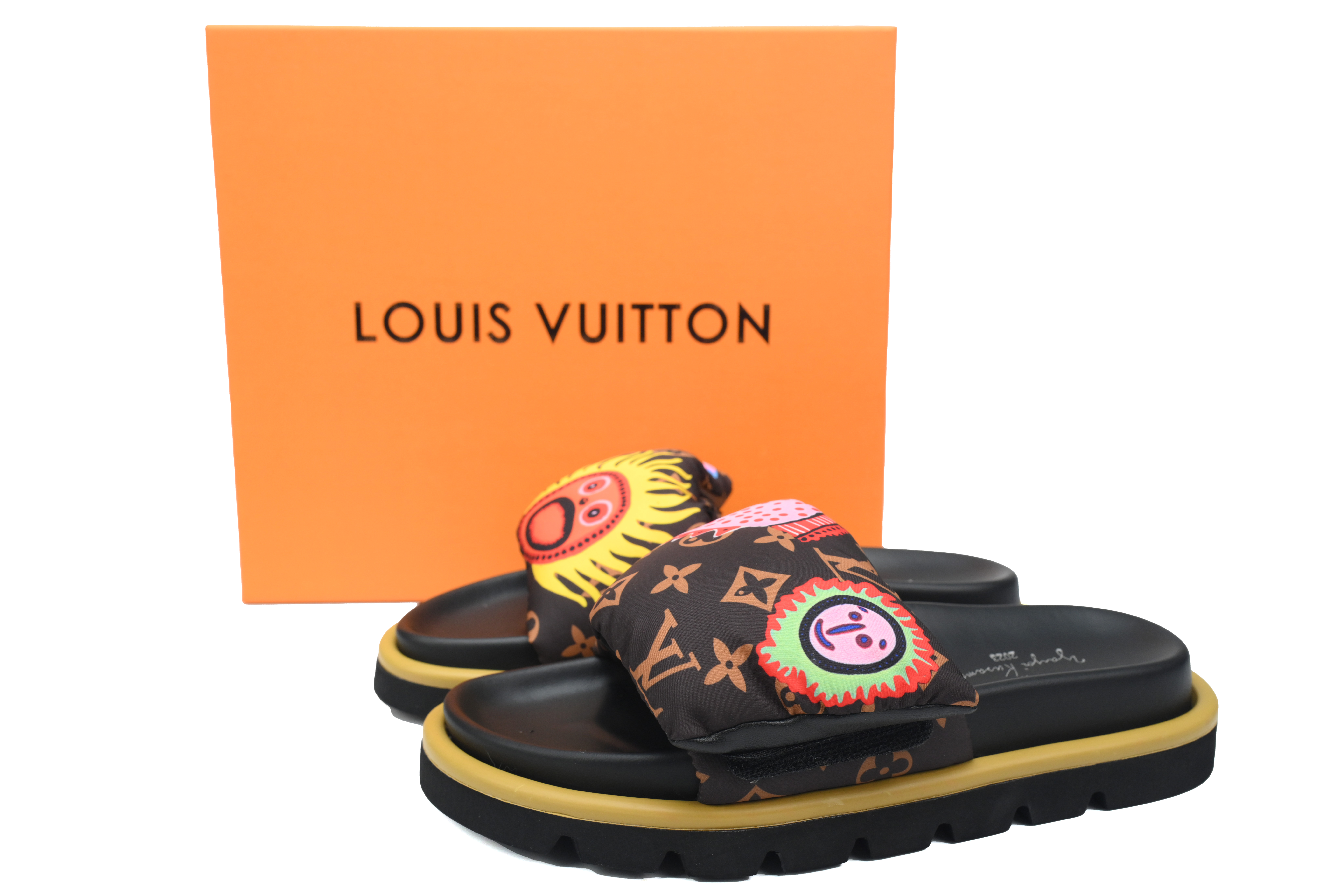 Pkkicks God Batch LOUIS VUITTON Pool Pillow Comfort Sun Brown