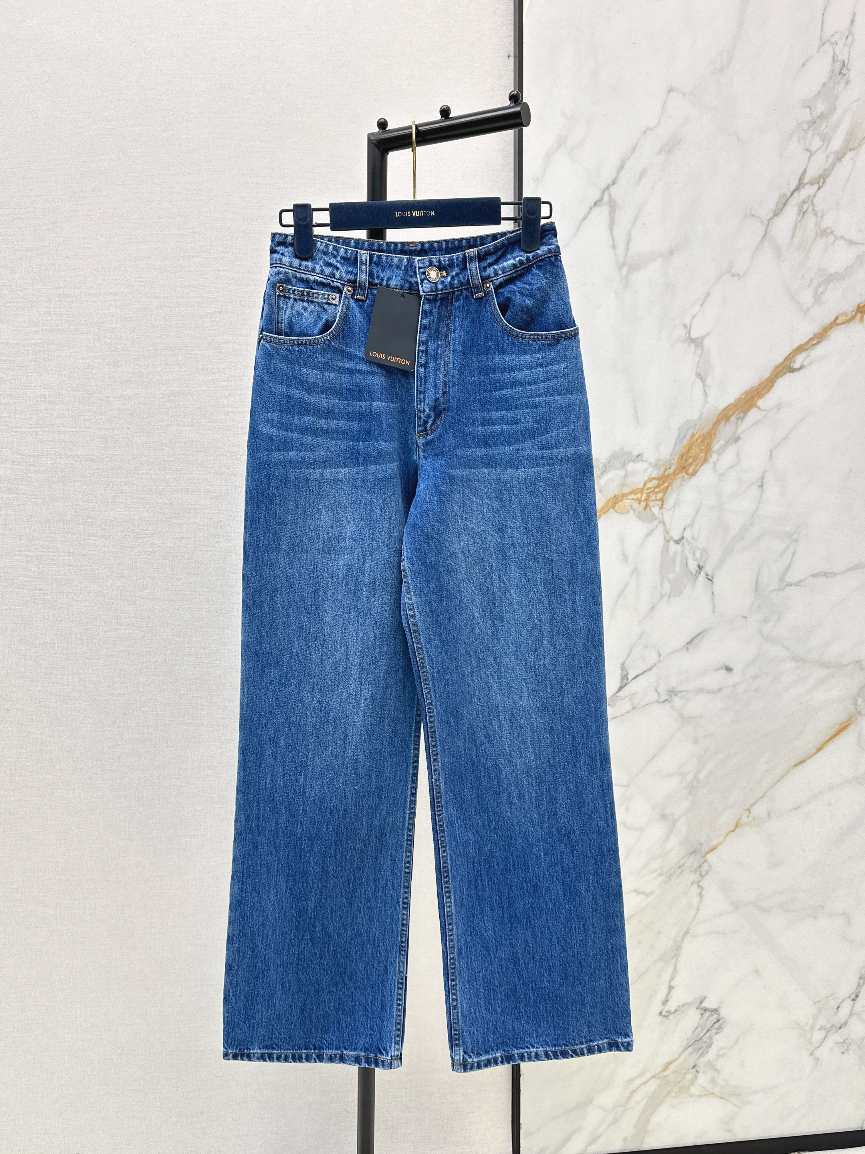 Loui New jeans