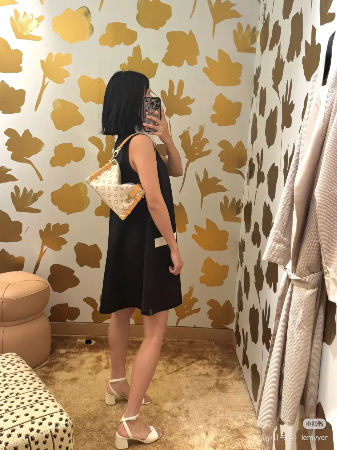 Louis New Medium handbag