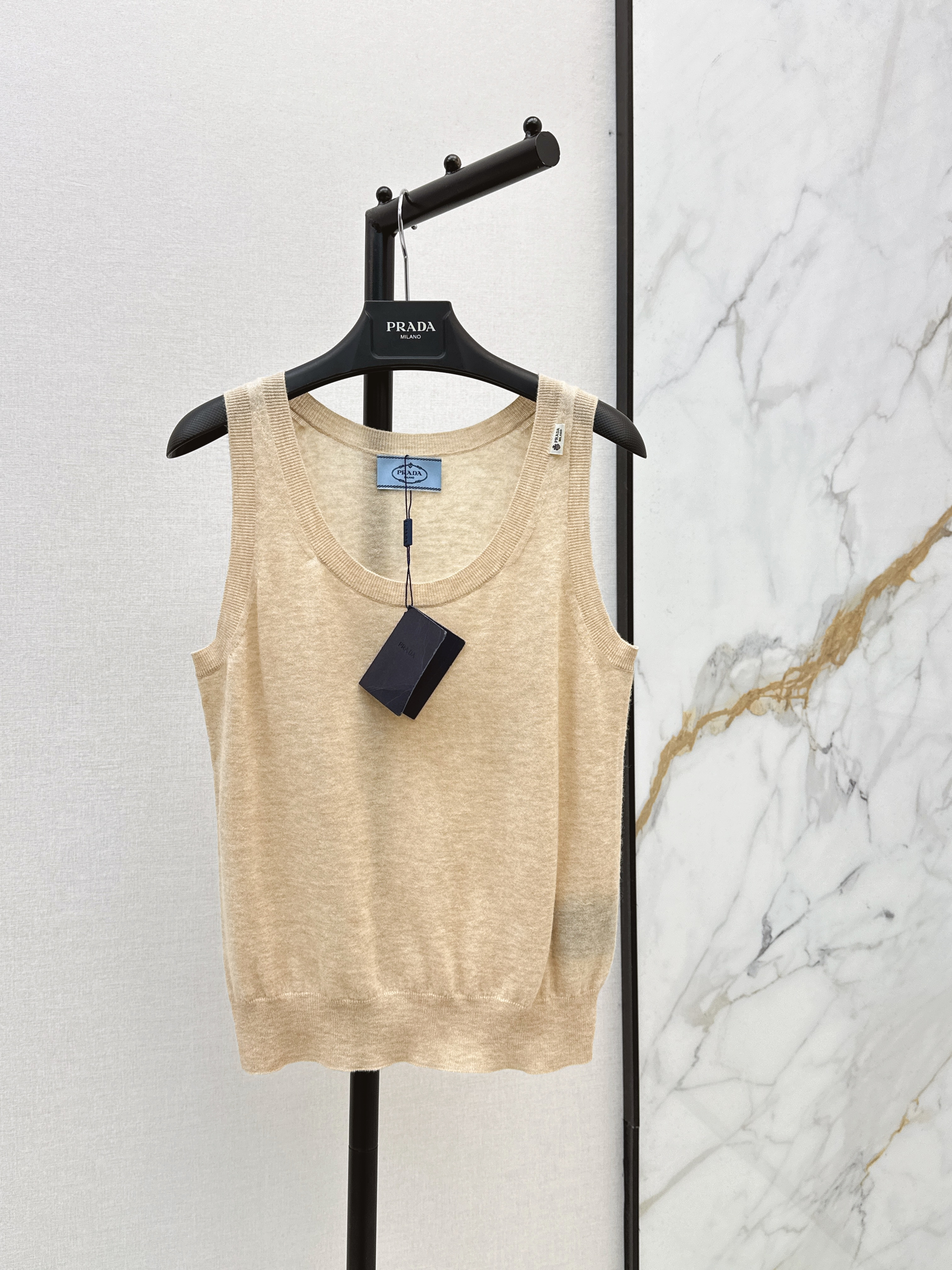 Pra New Knitted vest