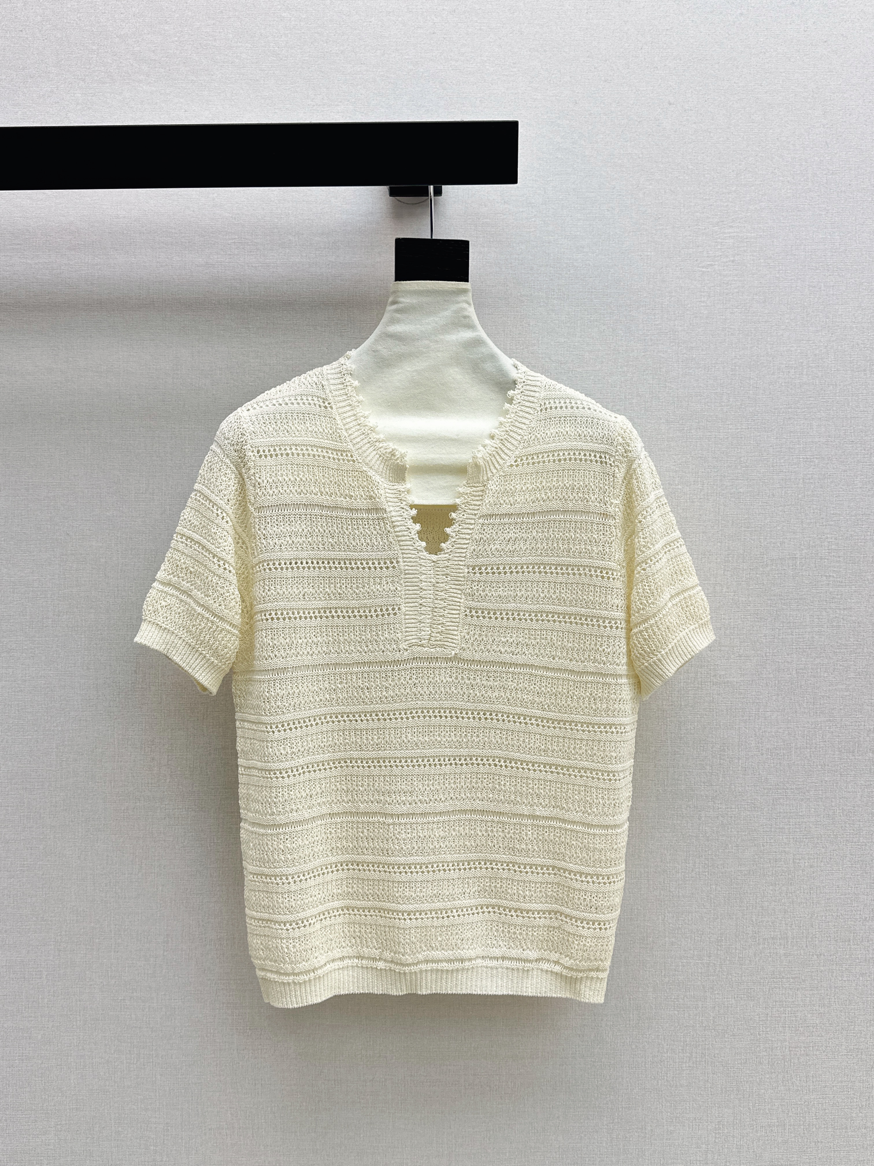 Loro New Hollow-out short sleeve top