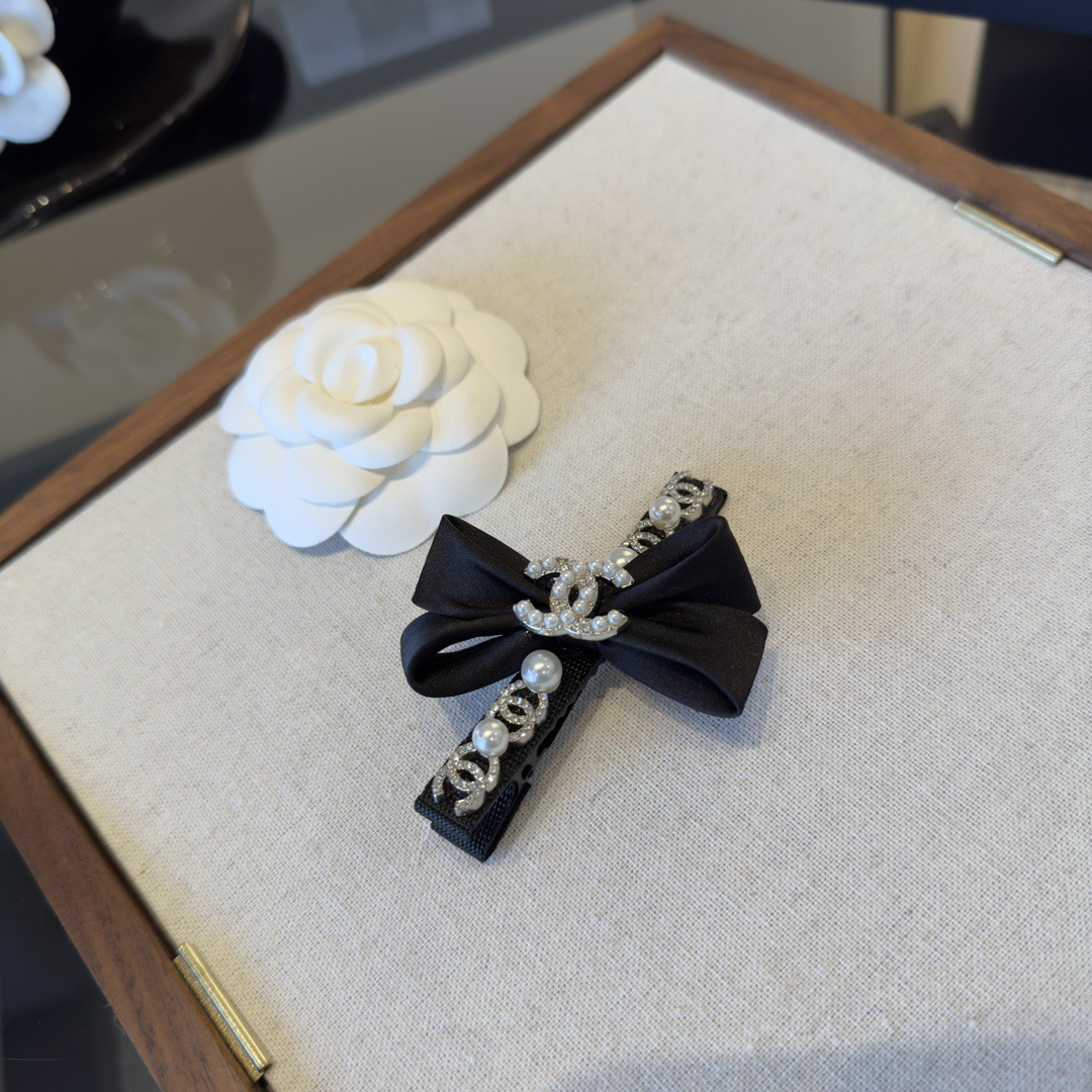 Chan New  Hair Clip