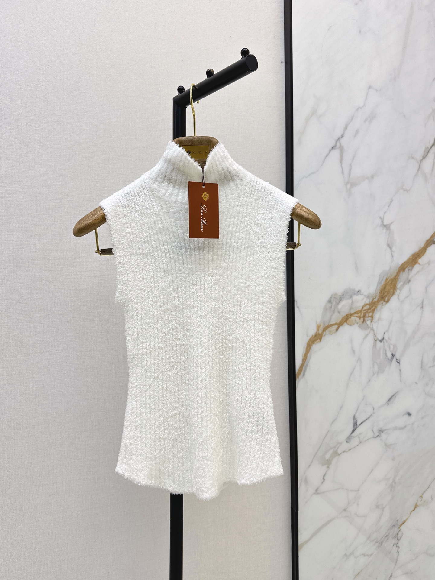 Loro New knit vest