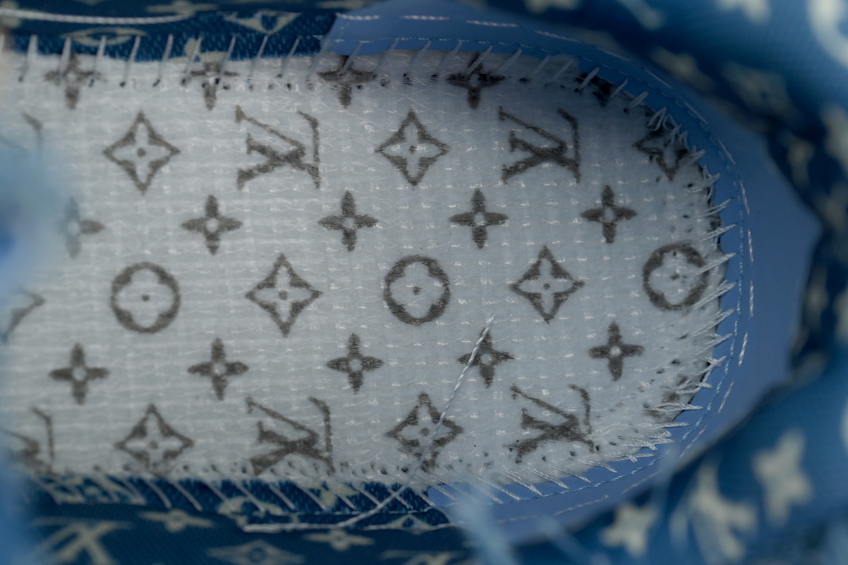 Pkkicks God Batch LOUIS VUITTON Plum Blossom Diamond Blue