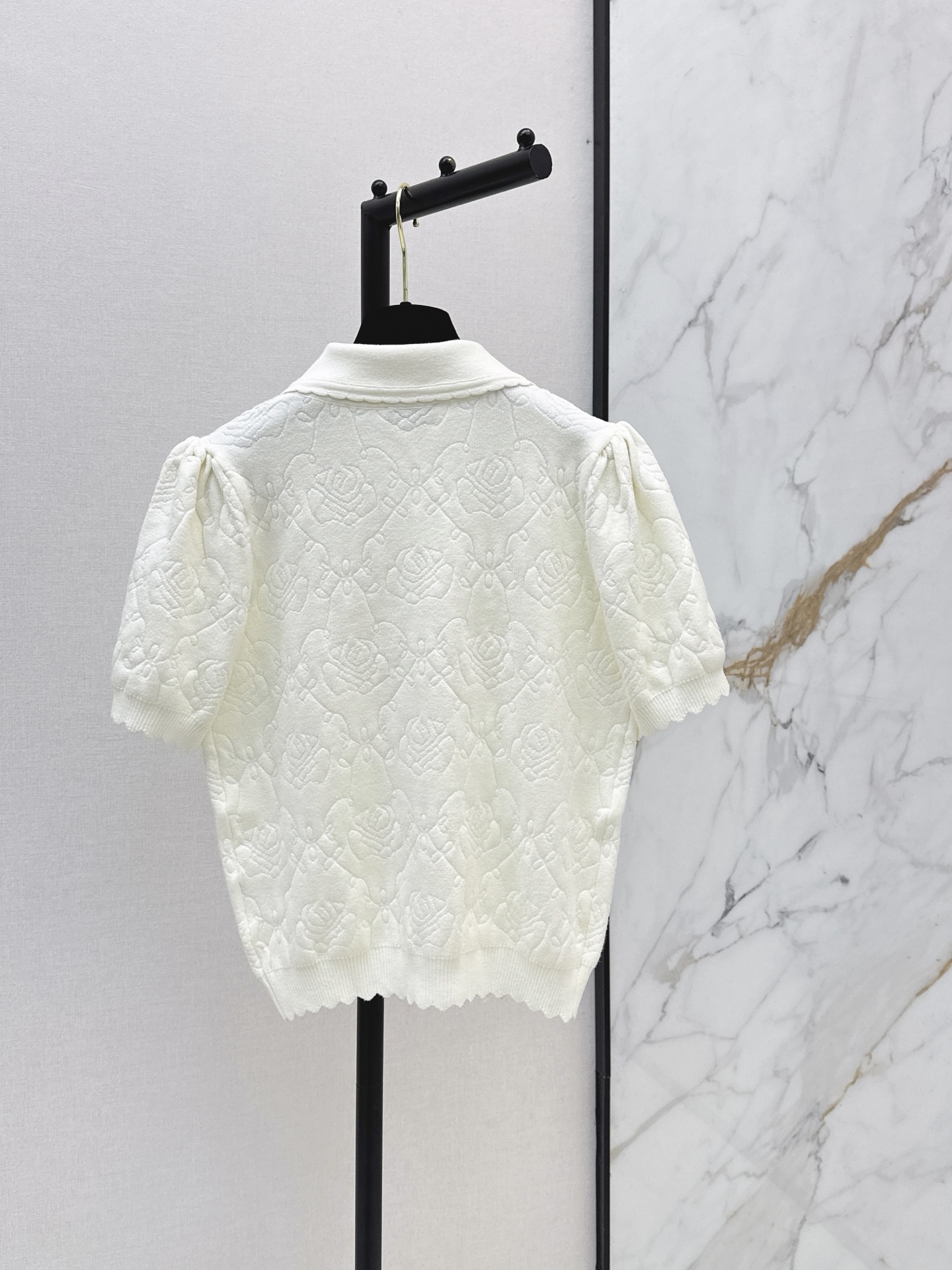 Chan New 3D floral knitwear
