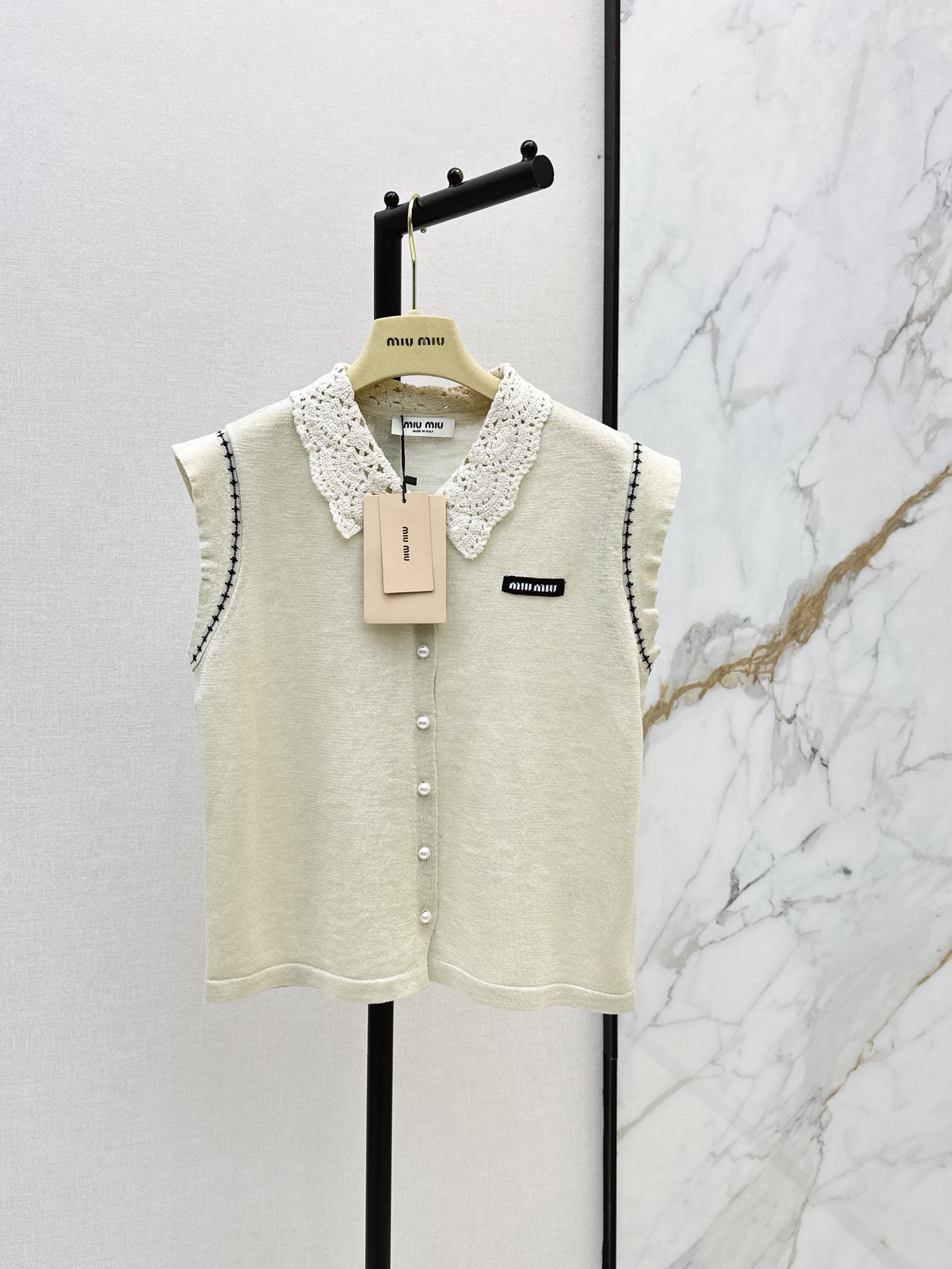 Miu New Sleeveless knitwear