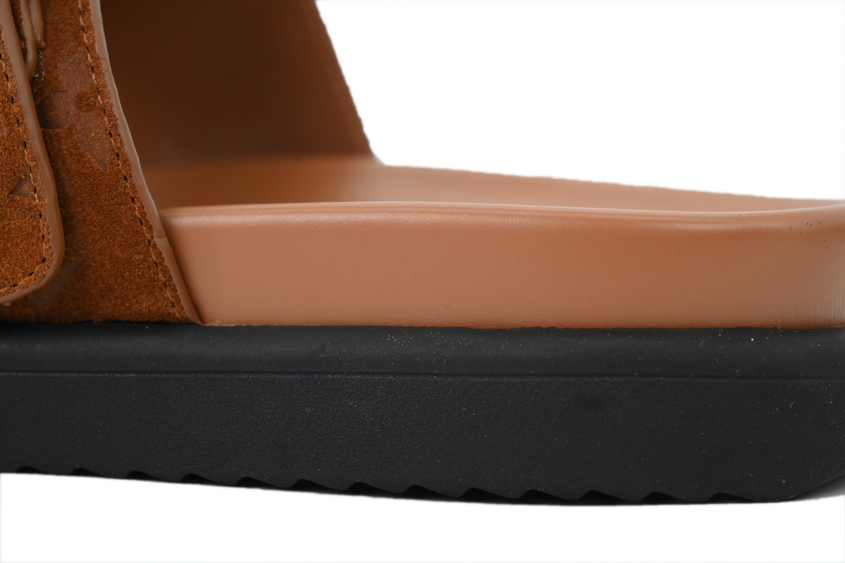 Pkkicks God Batch LOUIS VUITTON Venice Mule Shoes Brown