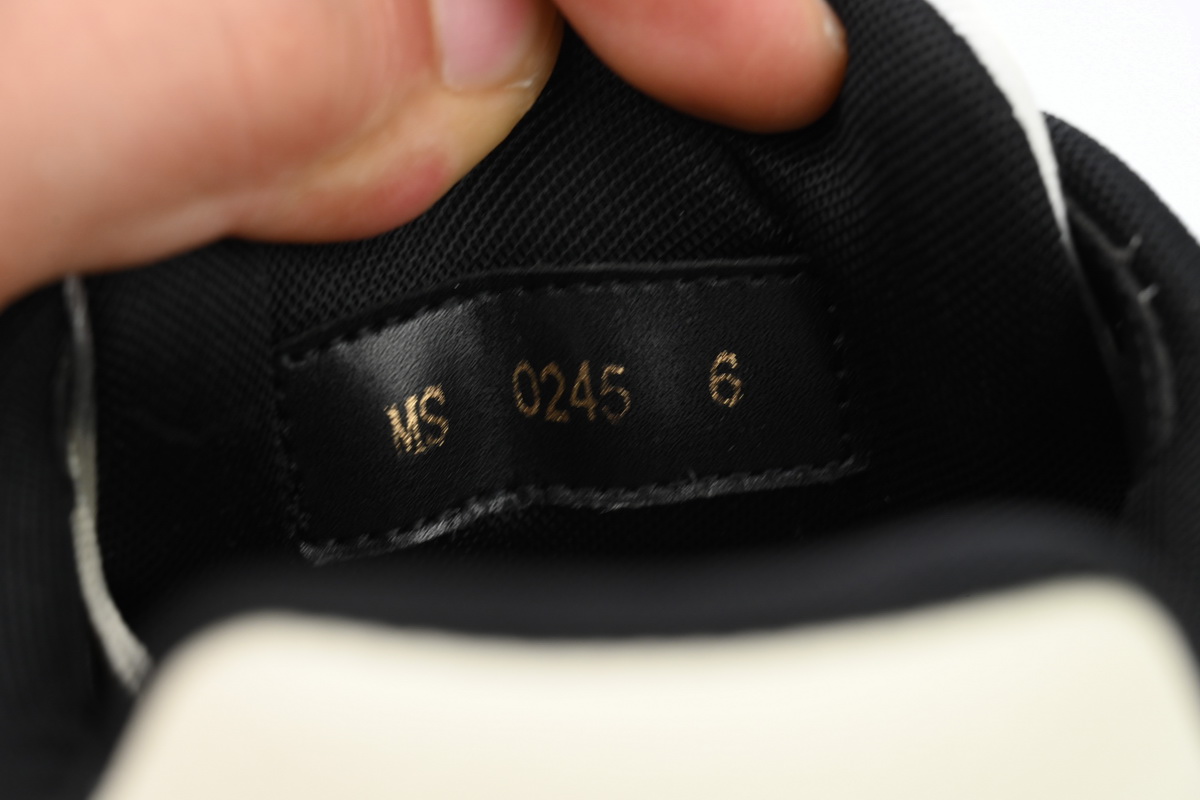 Pkkicks God Batch LOUIS VUITTON Trainer Monogram Flower Black