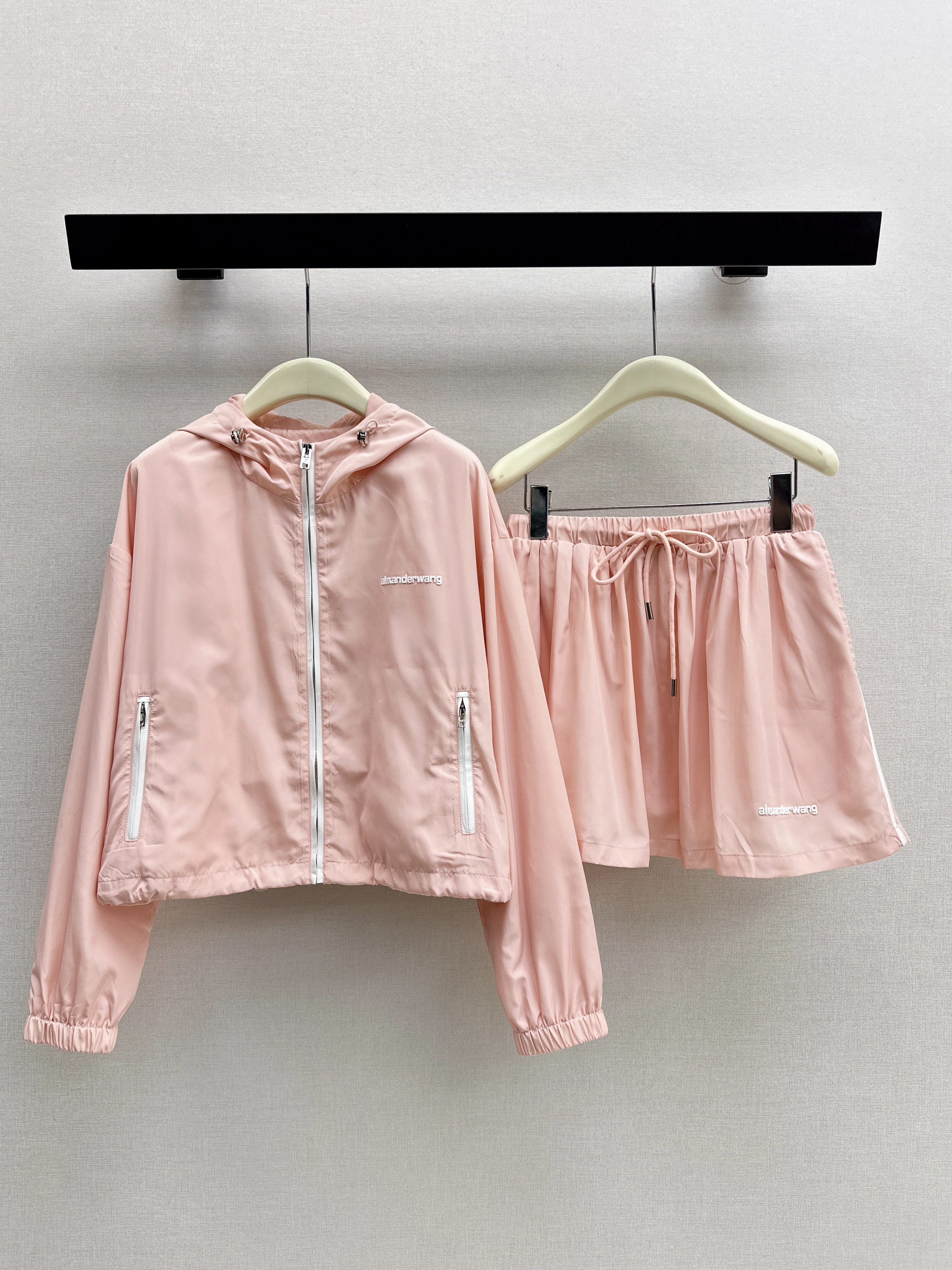 Alex New hooded windbreaker set