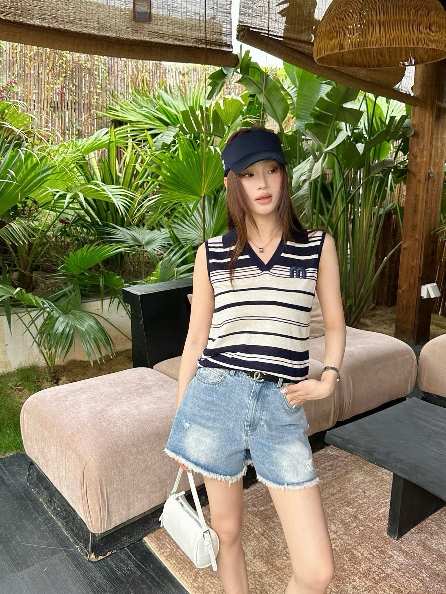 Miu New Striped sleeveless knitted vest