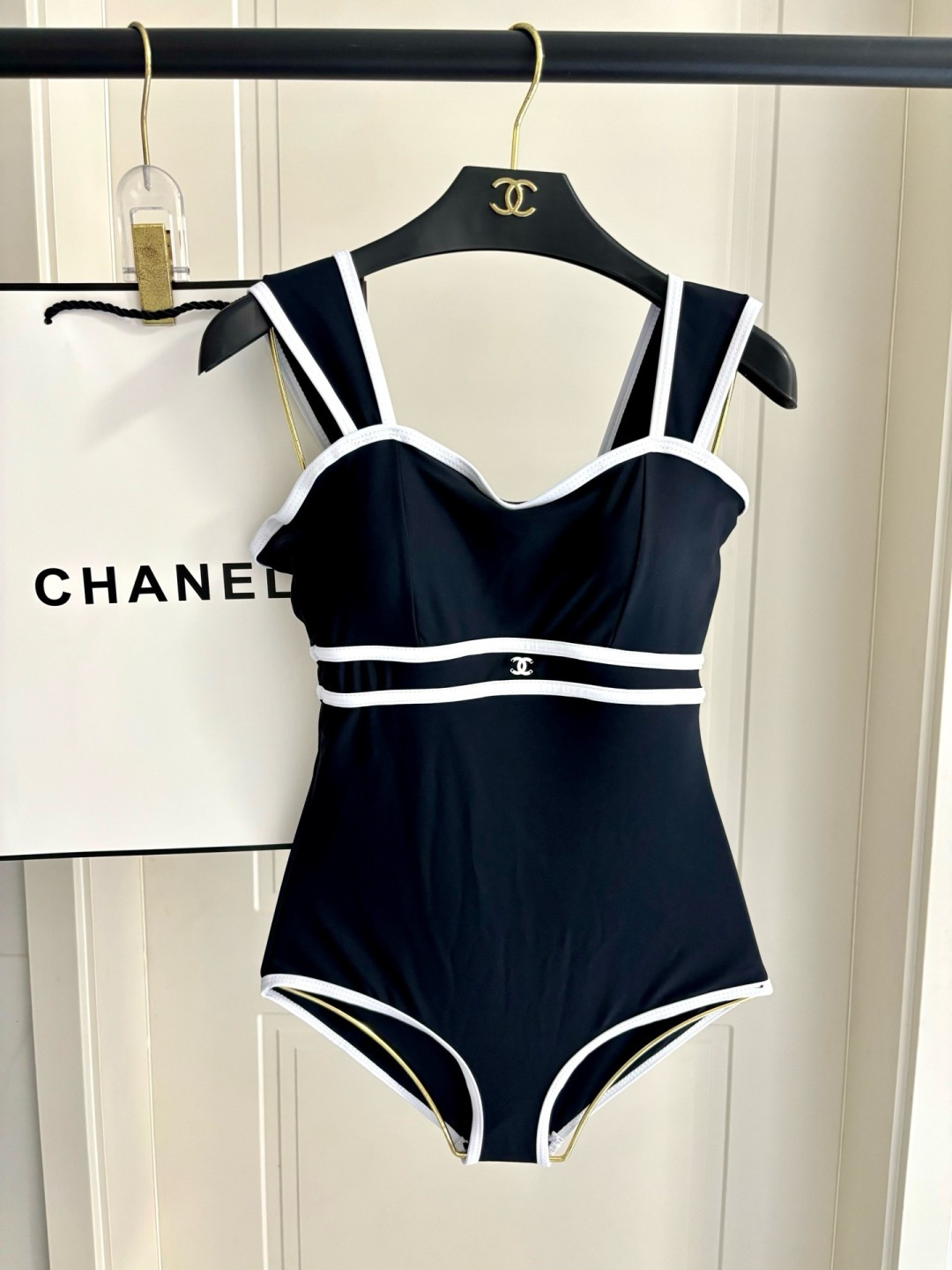Chan New swinsuit