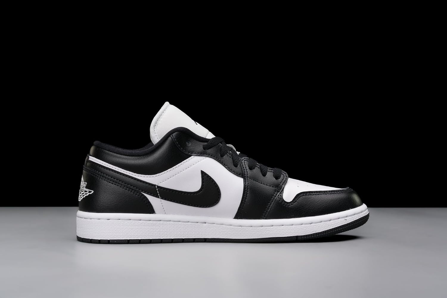 Nike Air Jordan 1 - Women's low-top sneakers