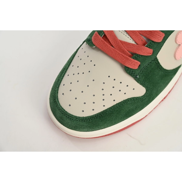 Nike SB Dunk Low WTP