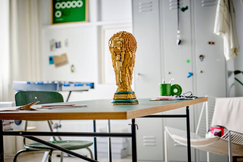 FIFA World Cup Official Trophy 43020 thumbnail 5