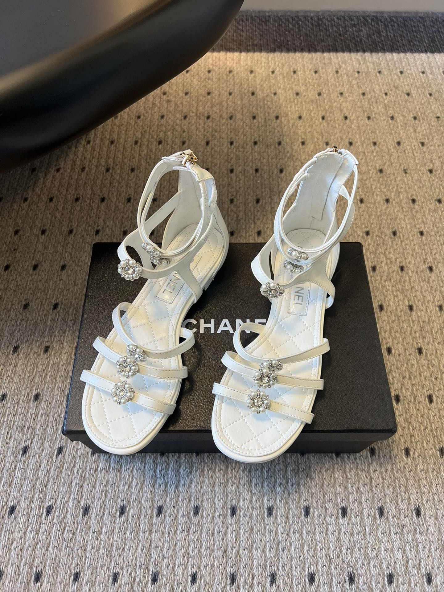 Chan New Rhinestone flat sandals