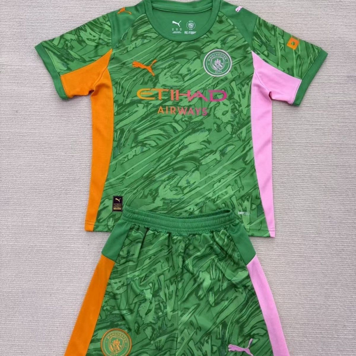 Manchester City Goalkeeper Kids Soccer Jerseys Kit 2025-26