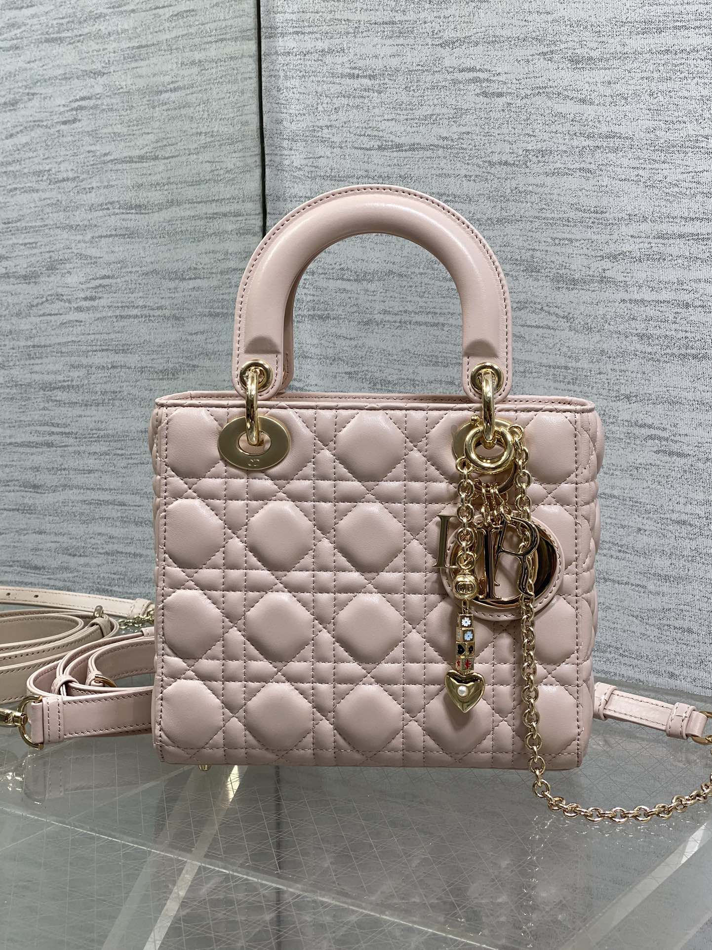 CD new product Daphne bag