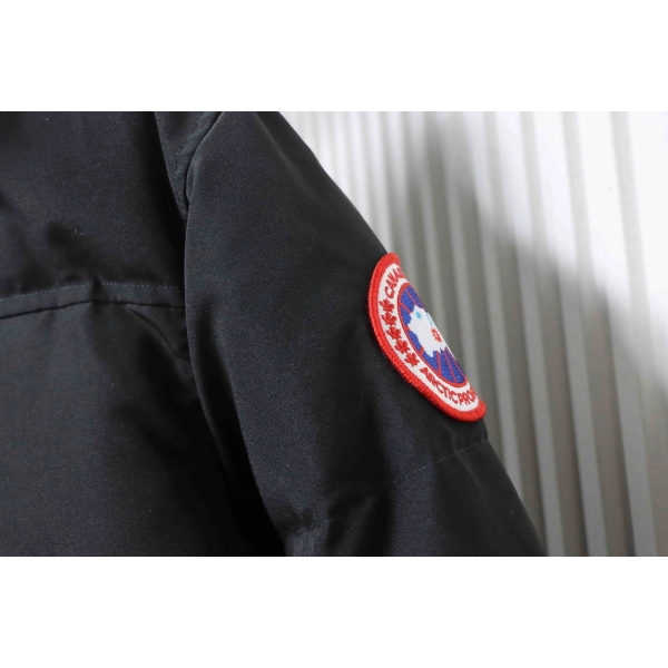 CANADA GOOSE MacMillan Parka 17
