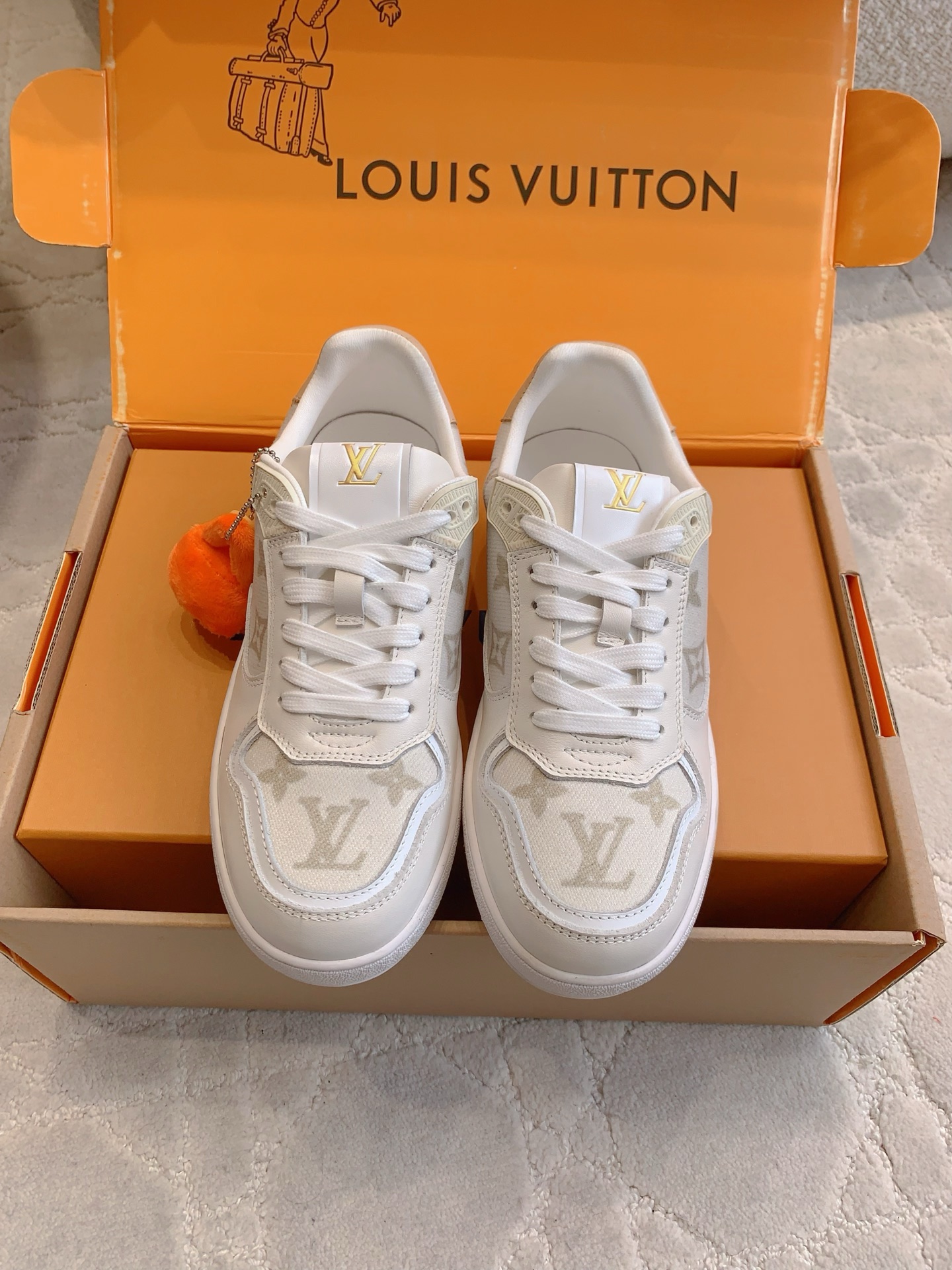 Loui  New plimsolls