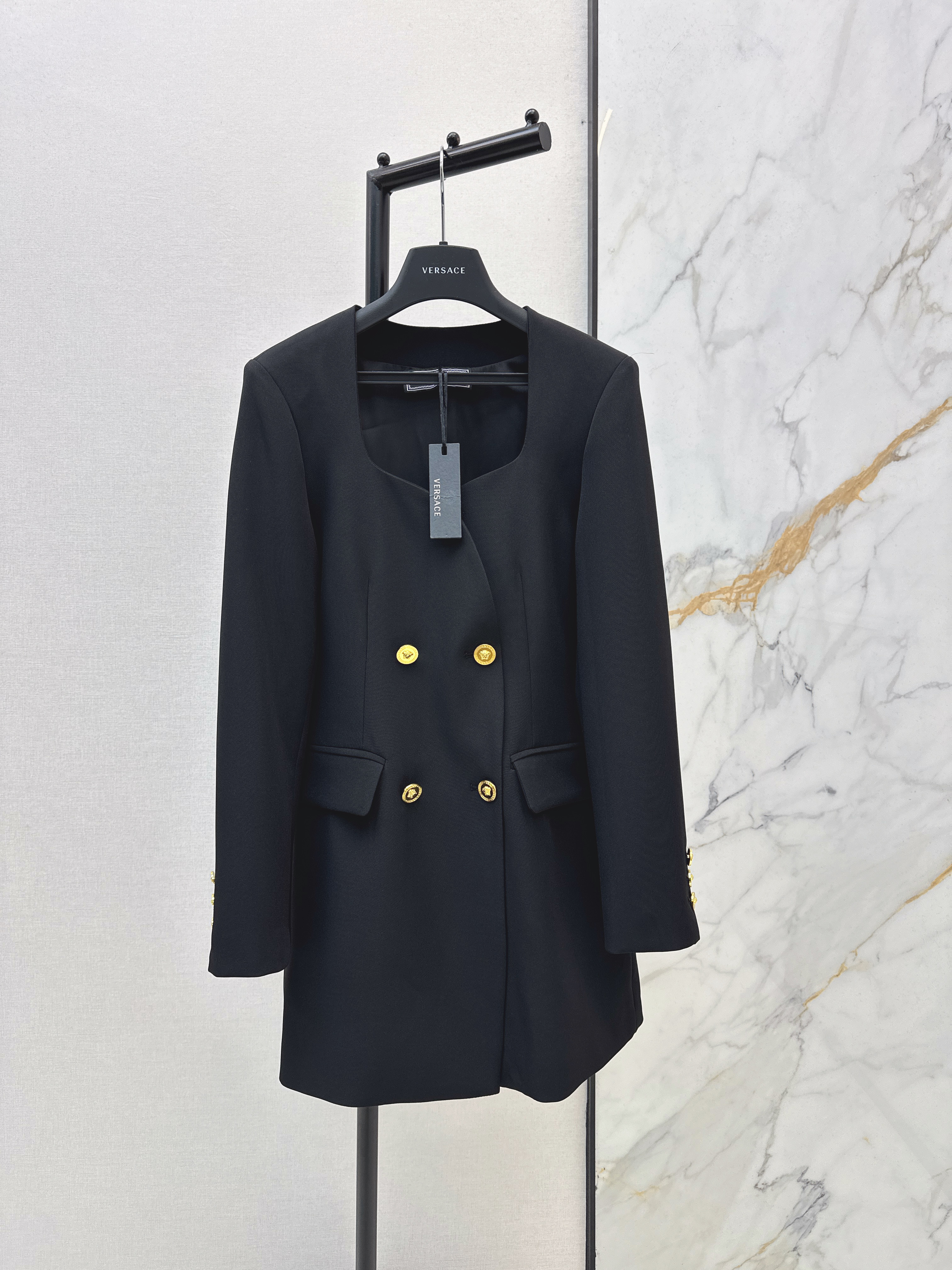 Ver New button dress