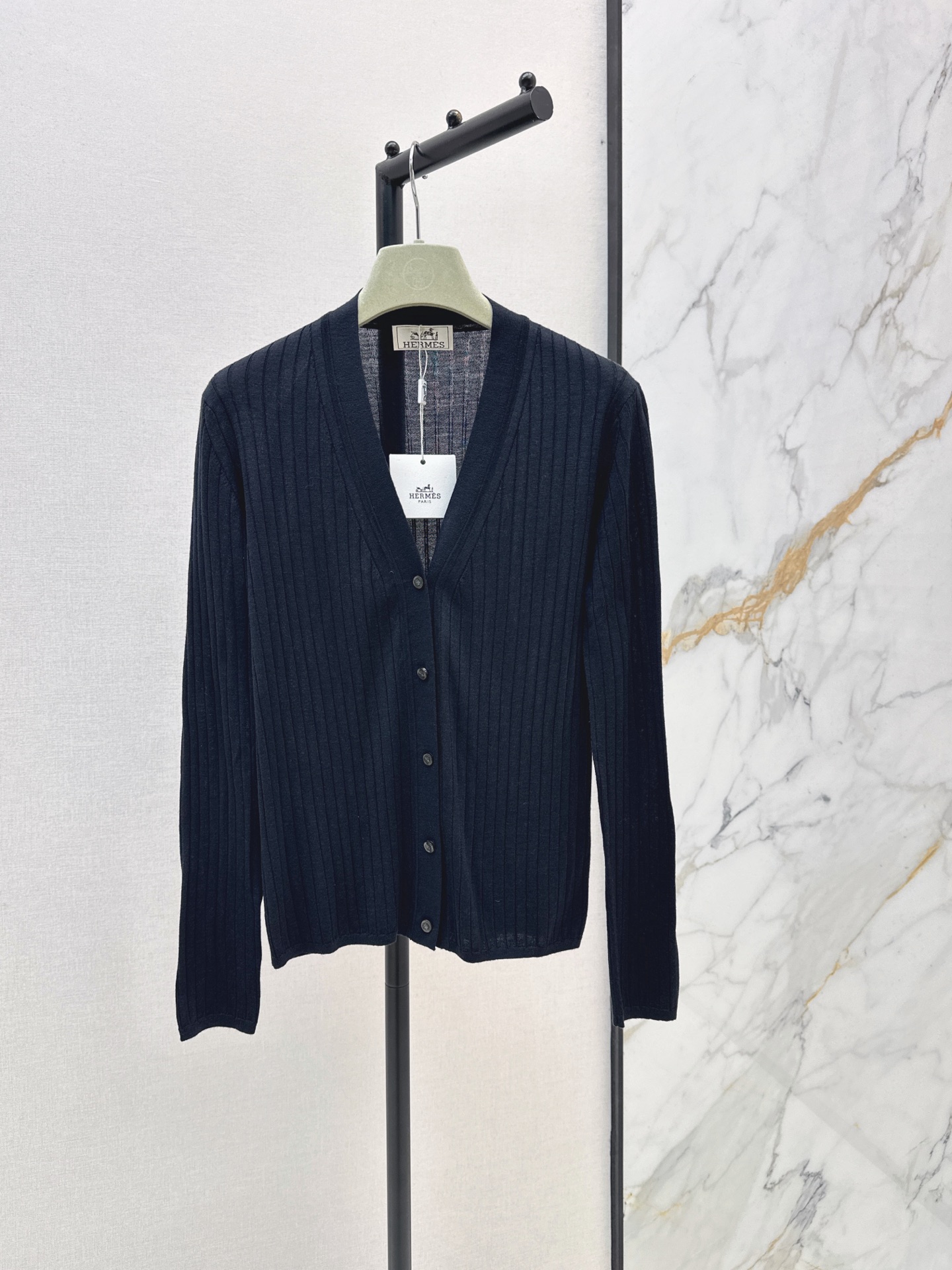 Louis New Knitted V-neck cardigan
