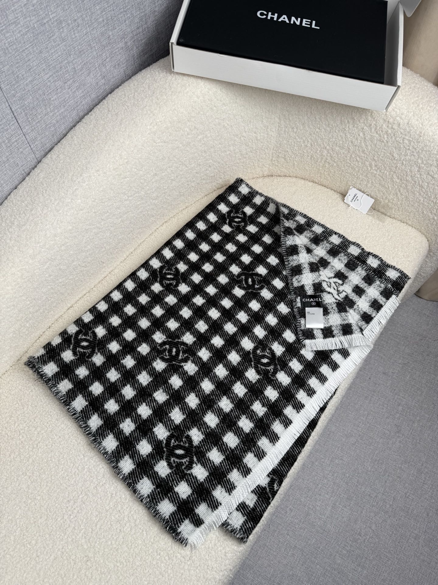 Chan New Plaid scarf