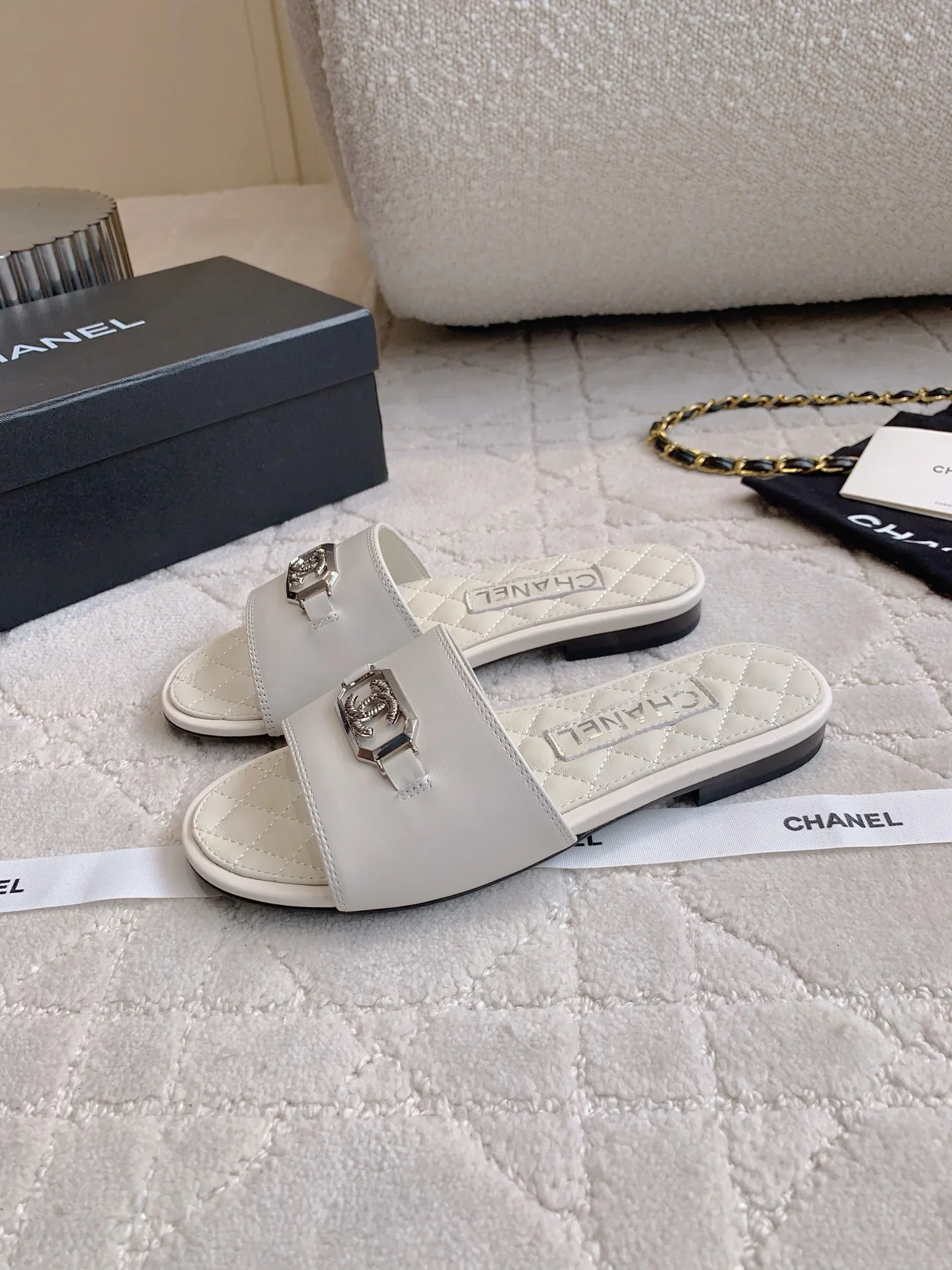 Chan New Flat slippers