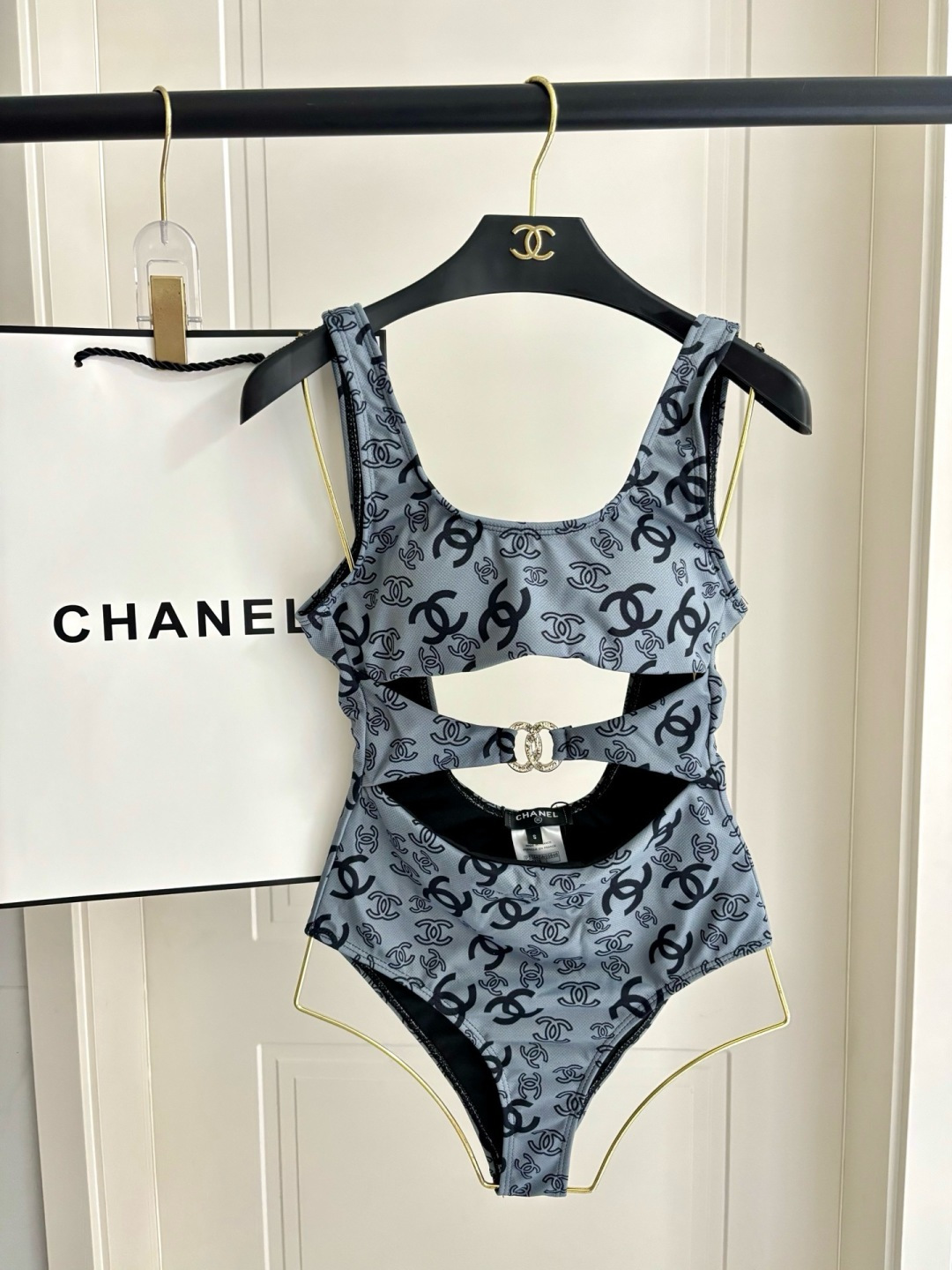 Chan New swinsuit