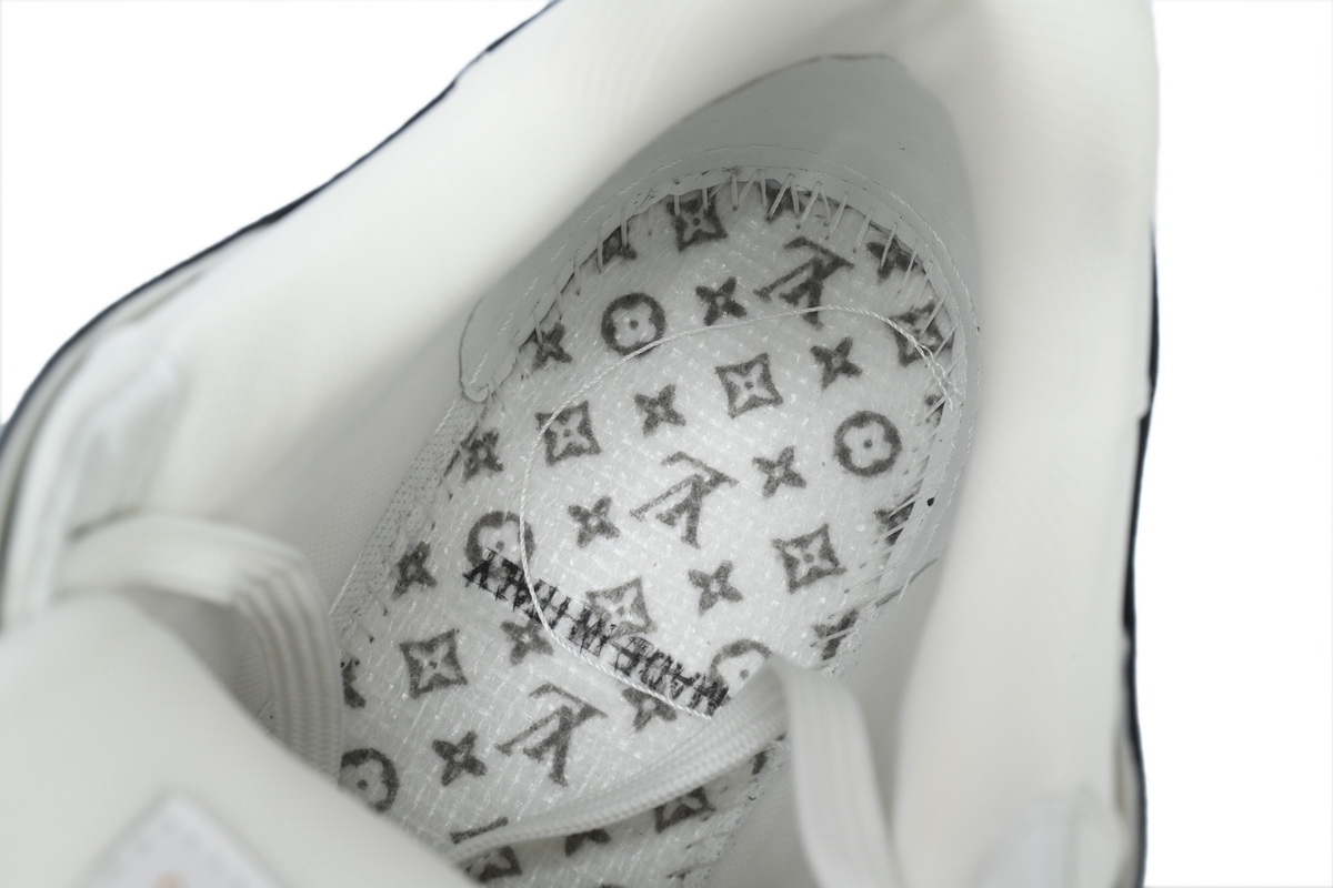 Pkkicks God Batch LOUIS VUITTON Trainer Black and White