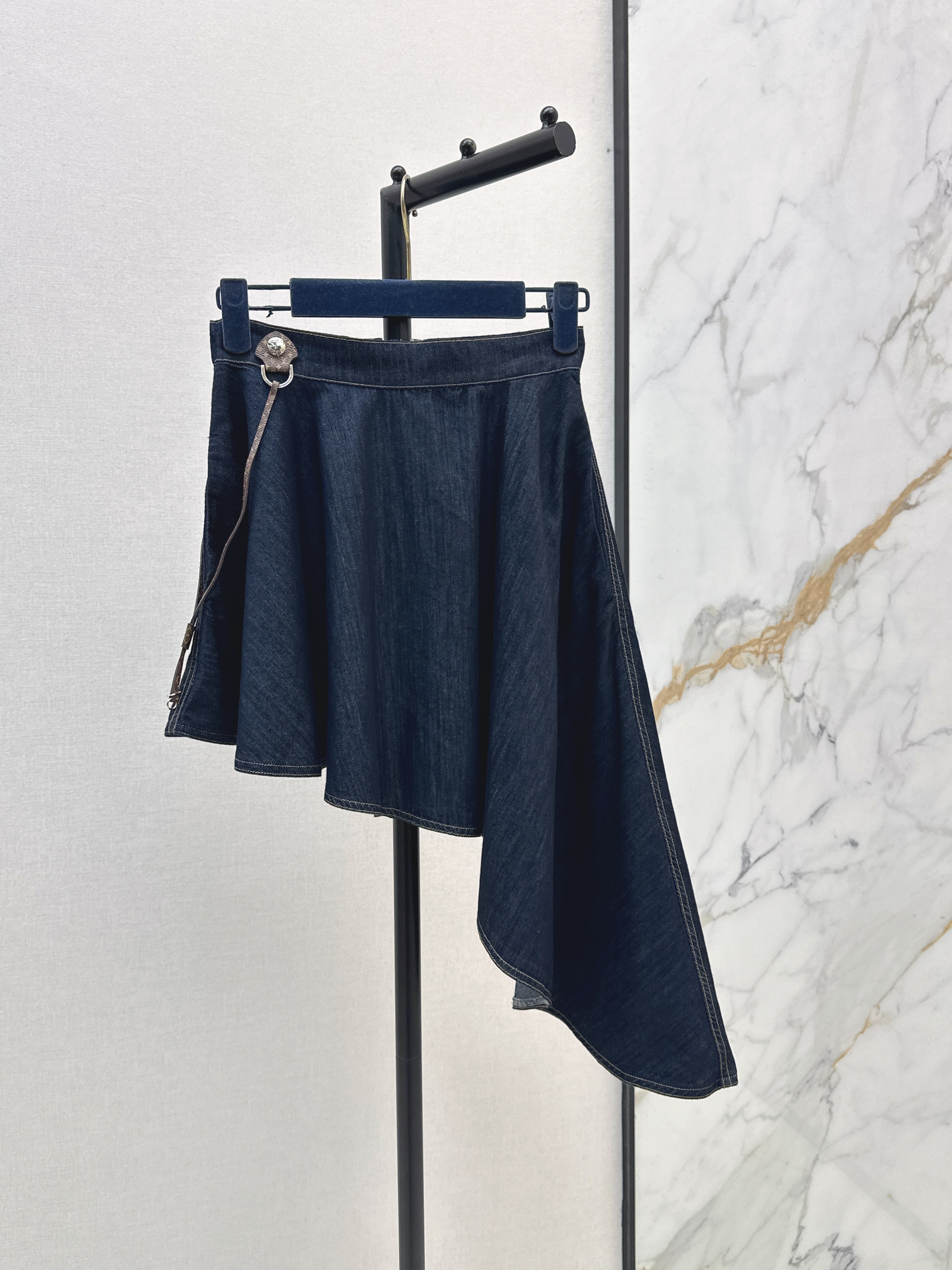 Louis New Asymmetrical skirt