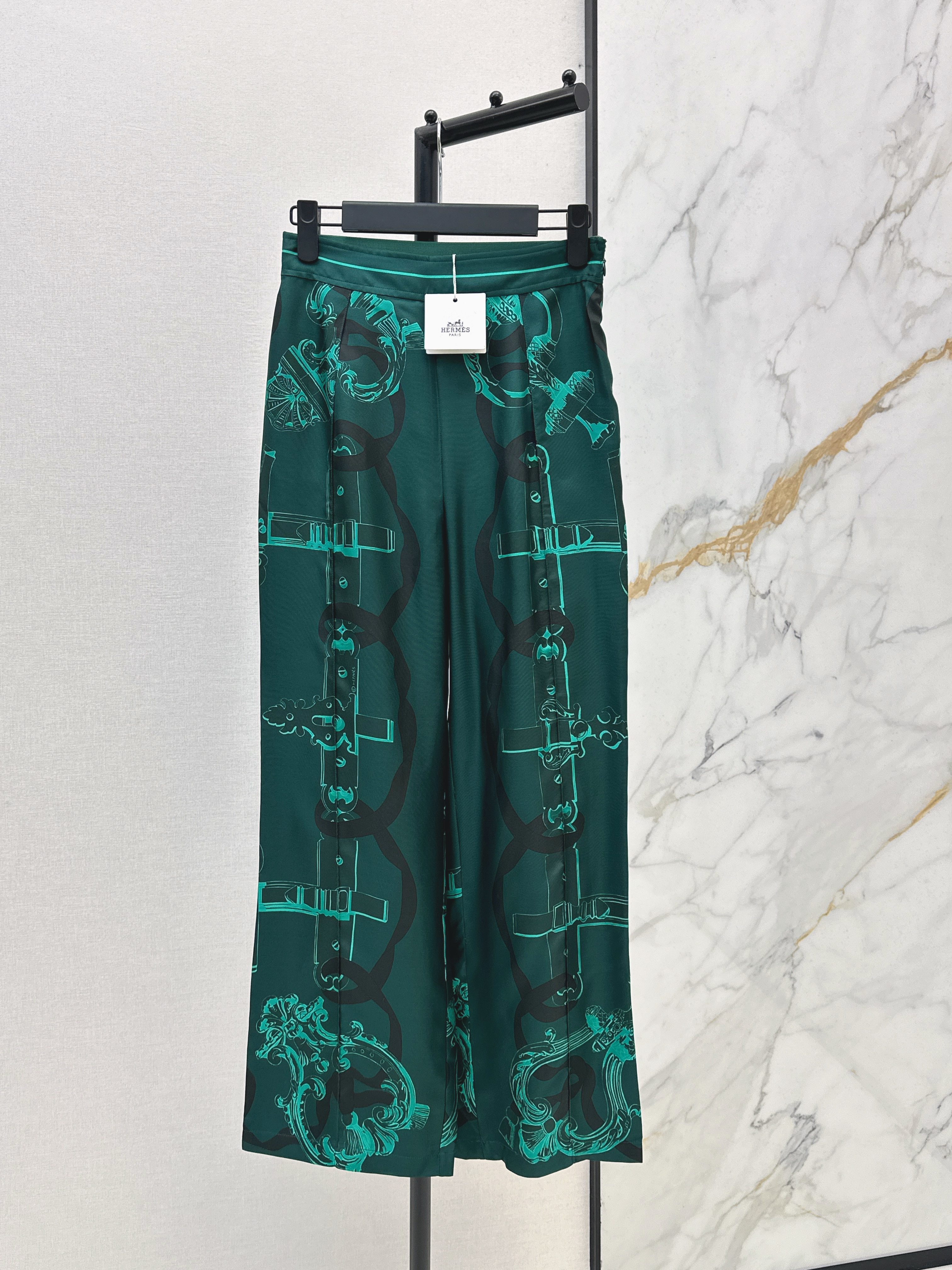 Her New print silk pants