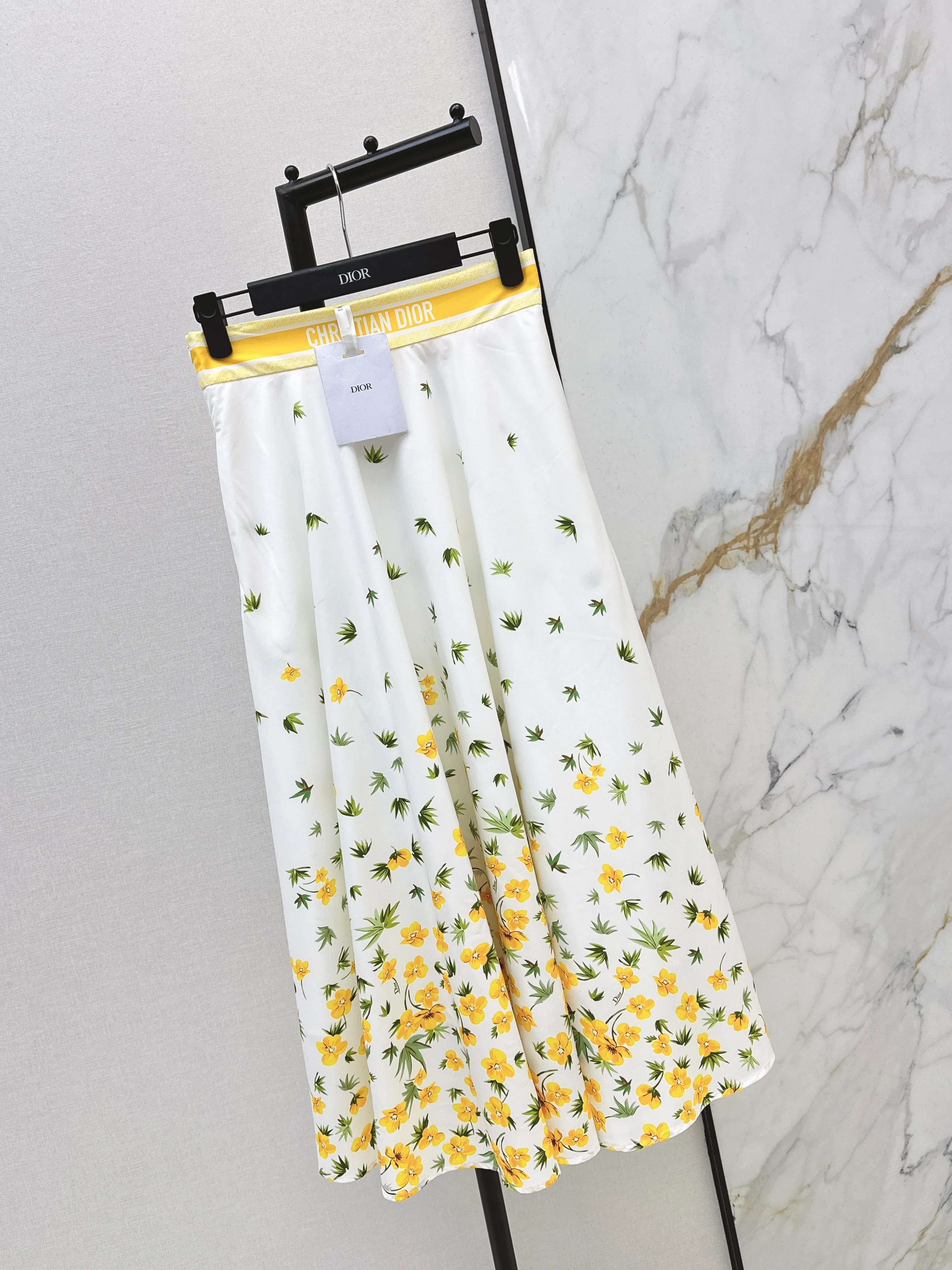 CD NEW flower print skirt